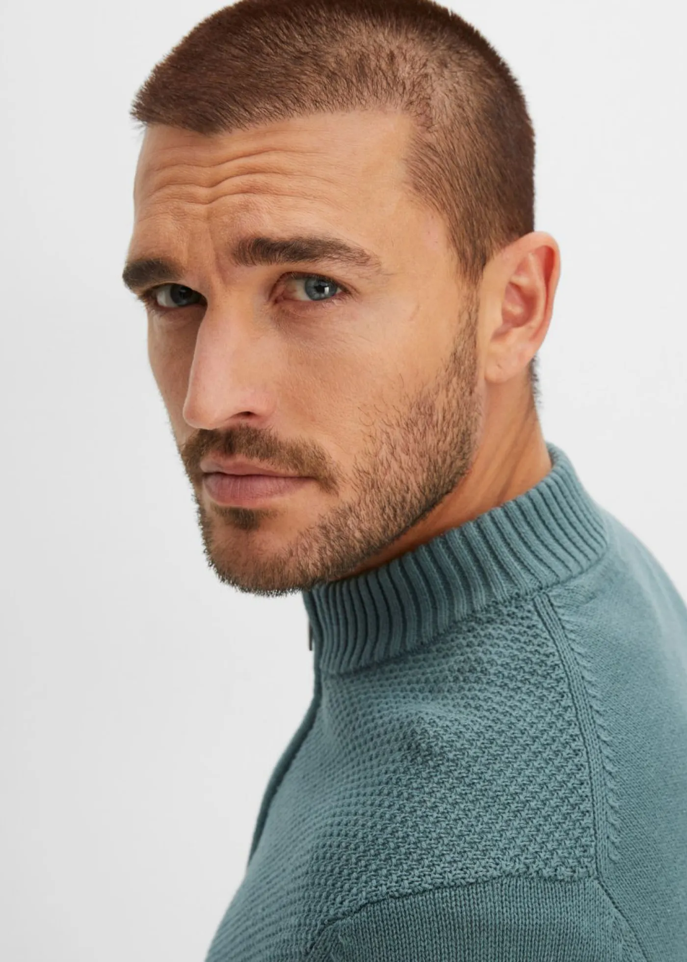 bonprix bonprix Básicos En Rebajas|Jerséis Y Cárdigans>Chaqueta de punto fino de algodón puro Verde grisáceo