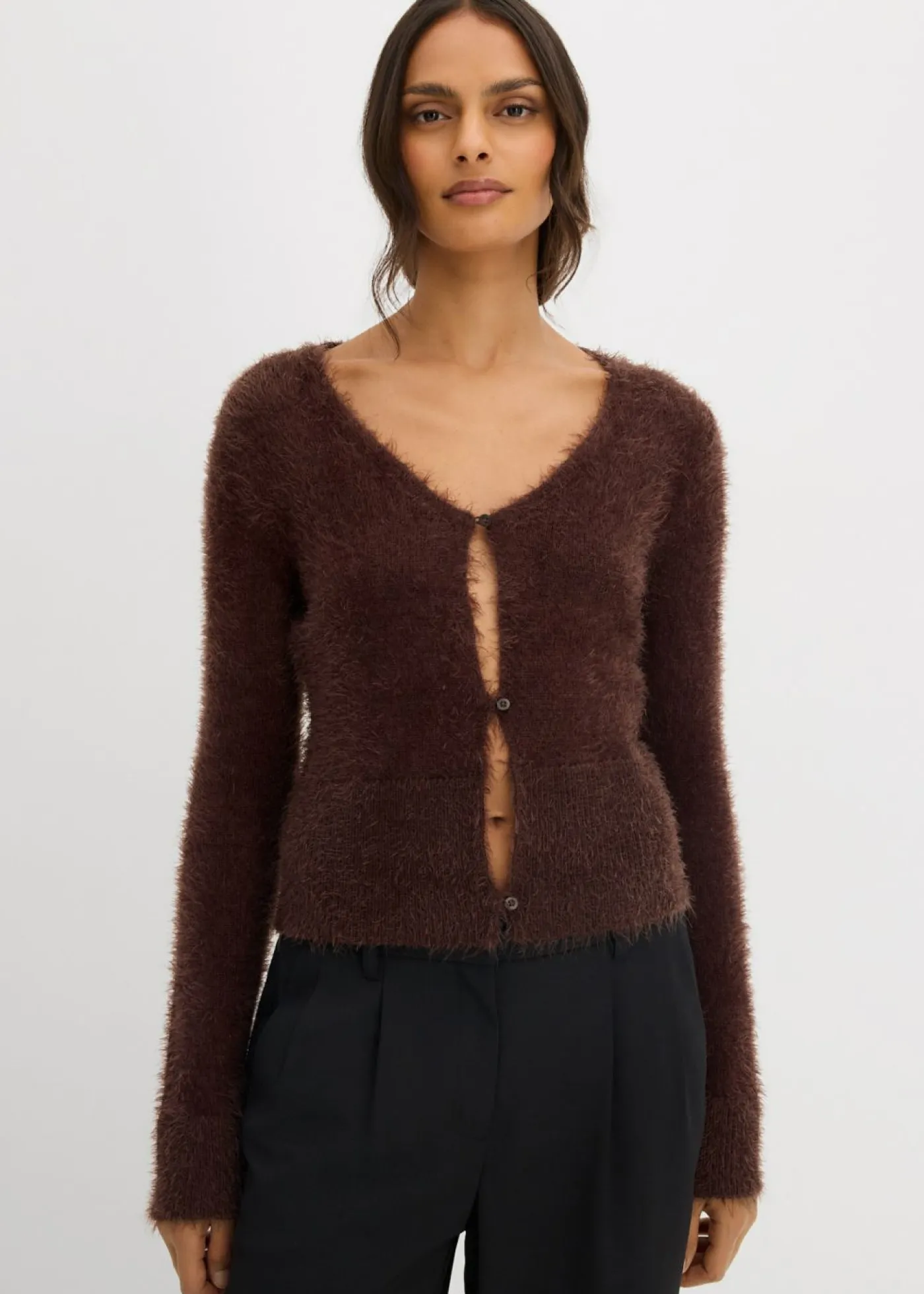 bonprix bonprix Jerséis|Ropa De Punto>Chaqueta de punto fino de hilo suave Marrón oscuro