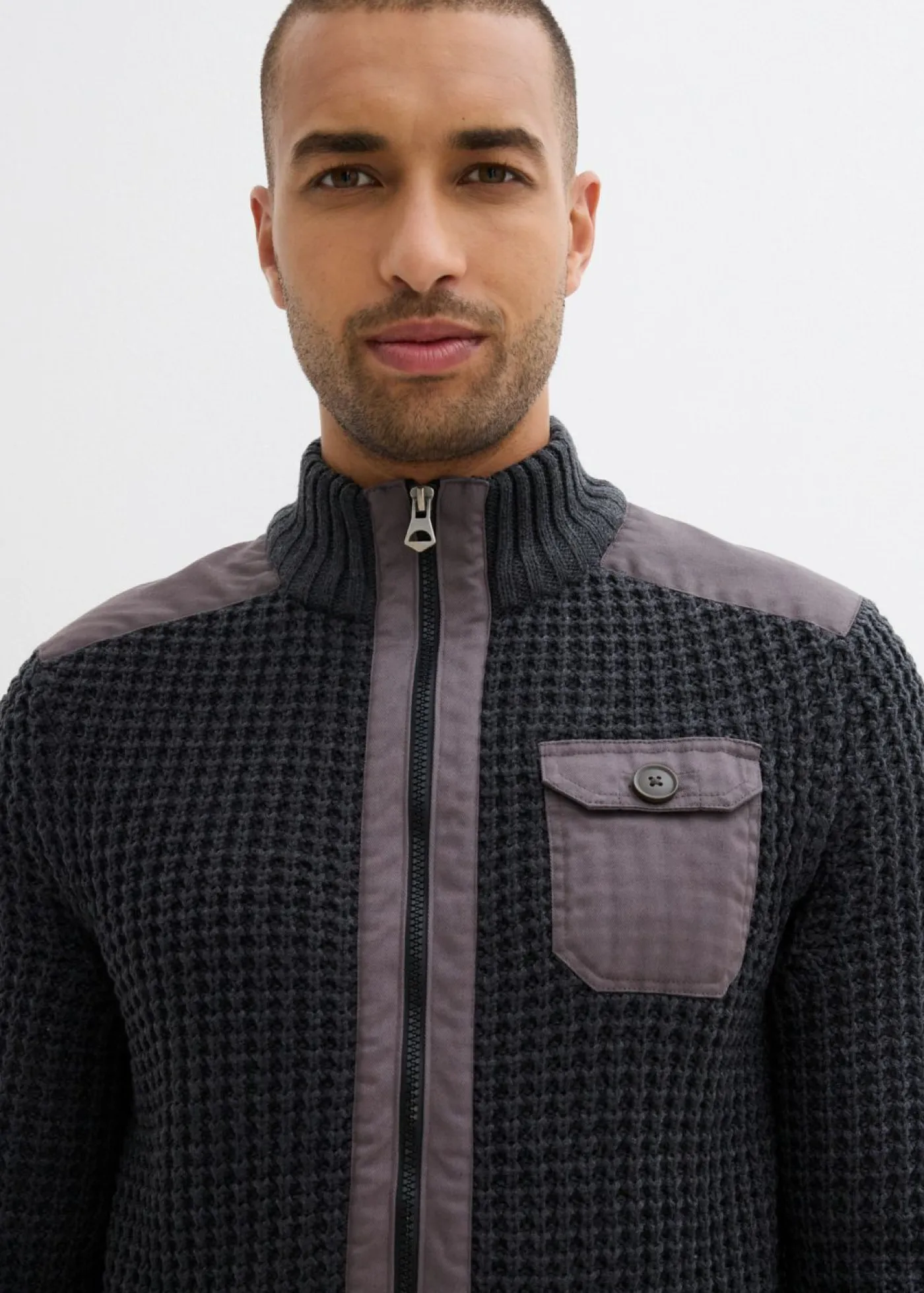 bonprix bonprix Jerséis Y Cárdigans>Chaqueta de punto grueso con estructura de barquillo y práctico bolsillo en el pecho pizarra moteado