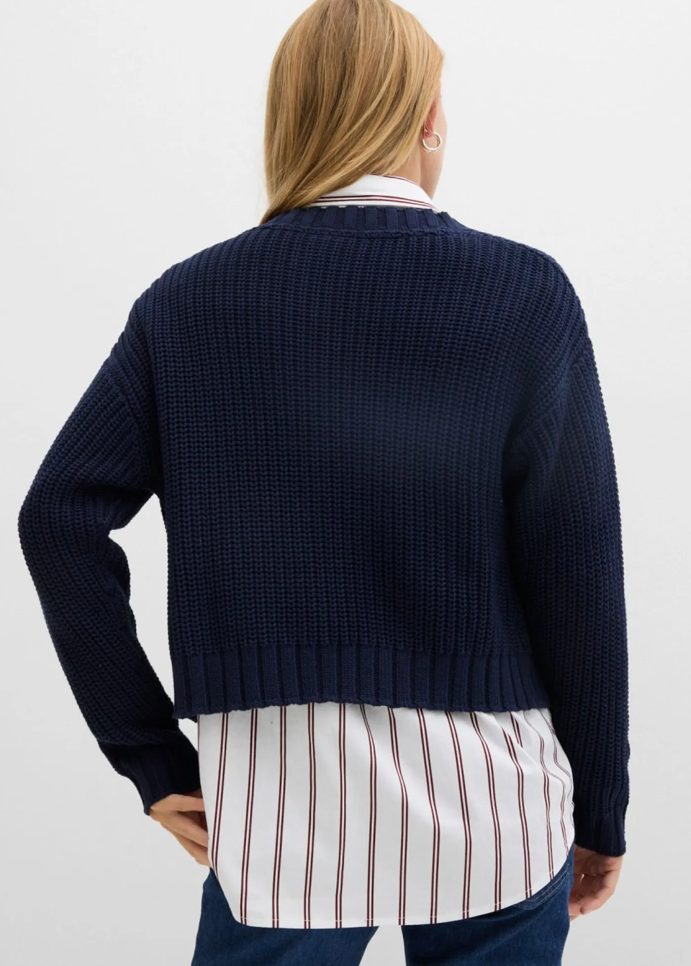 bonprix bonprix Jerséis|Ropa De Punto>Chaqueta de punto grueso con botones con efecto martillado Azul marino