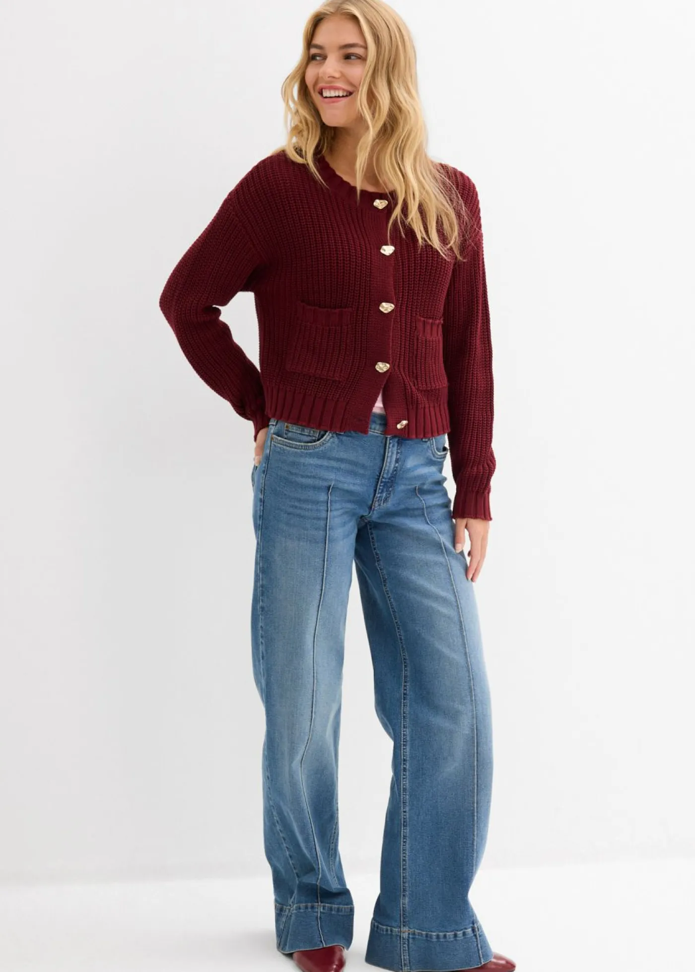 Mujer bonprix bonprix Chaqueta de punto grueso con botones con efecto martillado