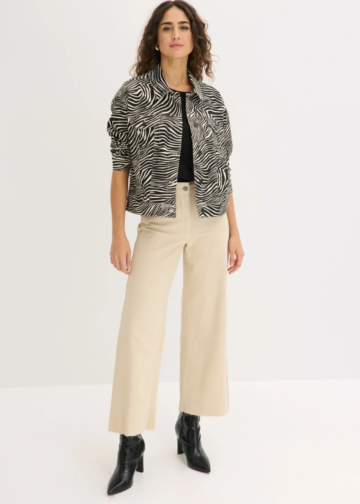 bonprix bonprix Chaquetas Y Abrigos>Chaqueta de sarga Arena-negro con estampado de cebra