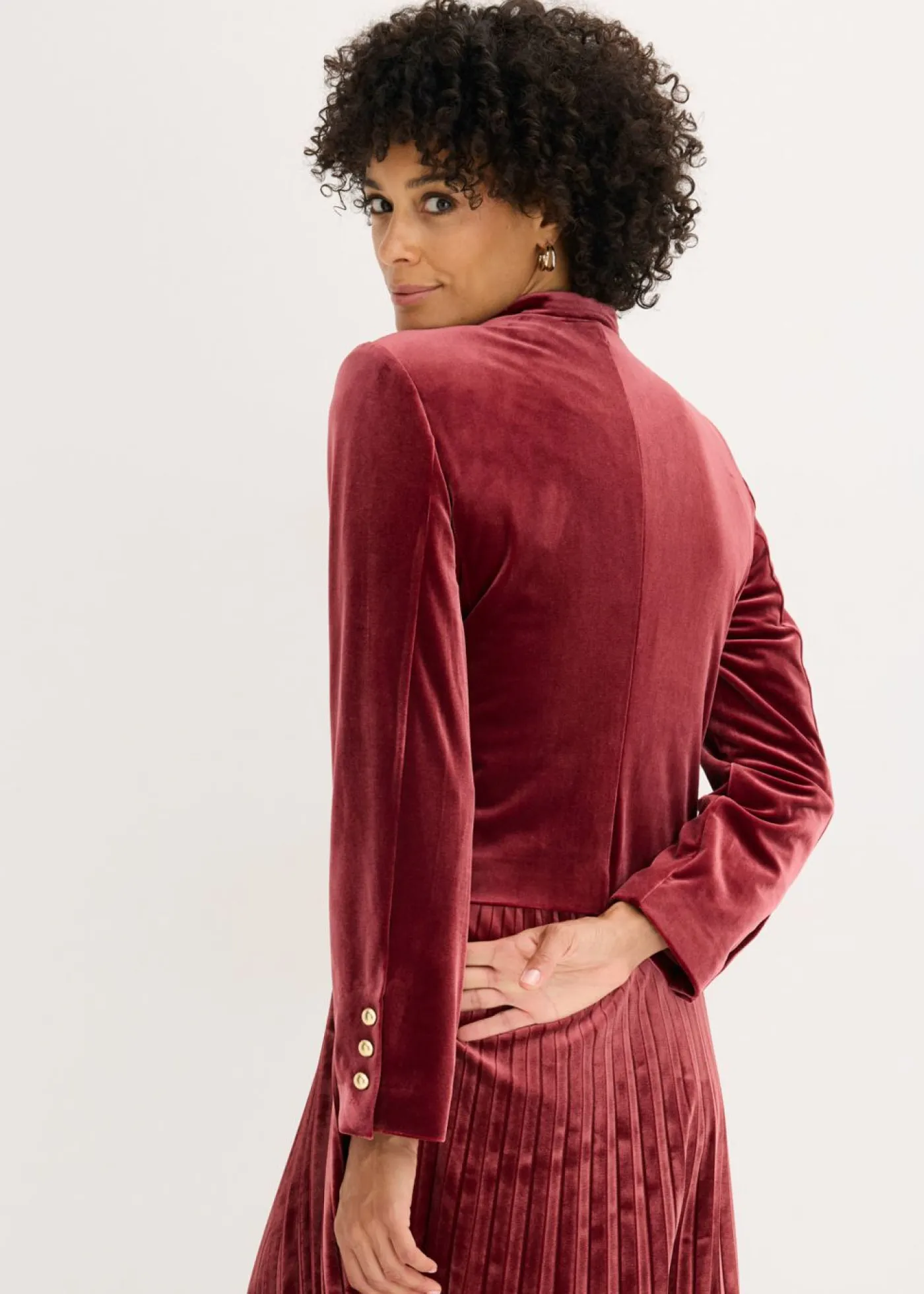 bonprix bonprix Chaquetas Y Abrigos>Chaqueta de terciopelo Rojo rubí