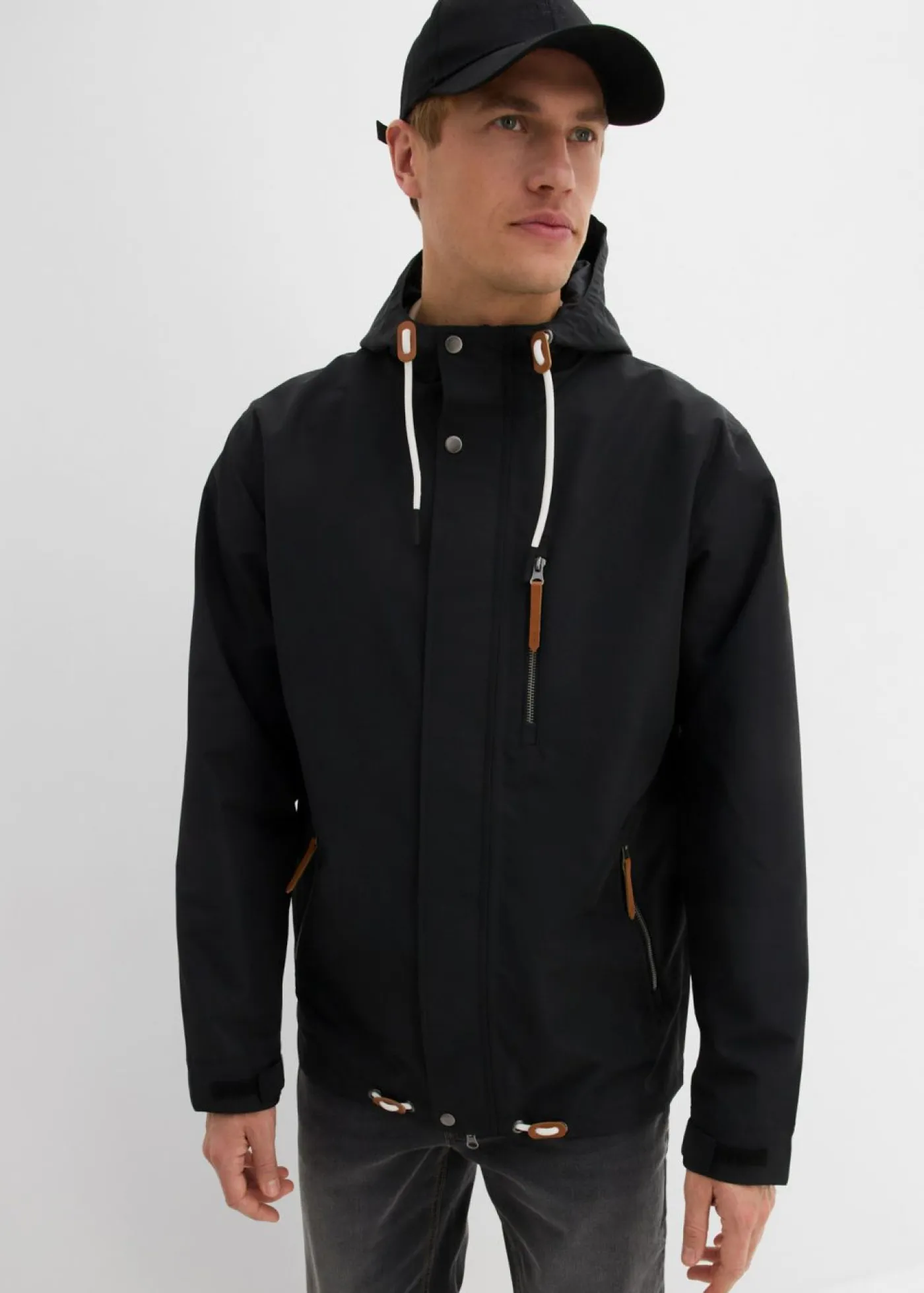 bonprix bonprix Chaquetas Y Abrigos·Chaquetas Impermeables|Chaquetas Y Abrigos·Chaquetas>Chaqueta funcional impermeable con capucha y detalles de piel sintética Negro