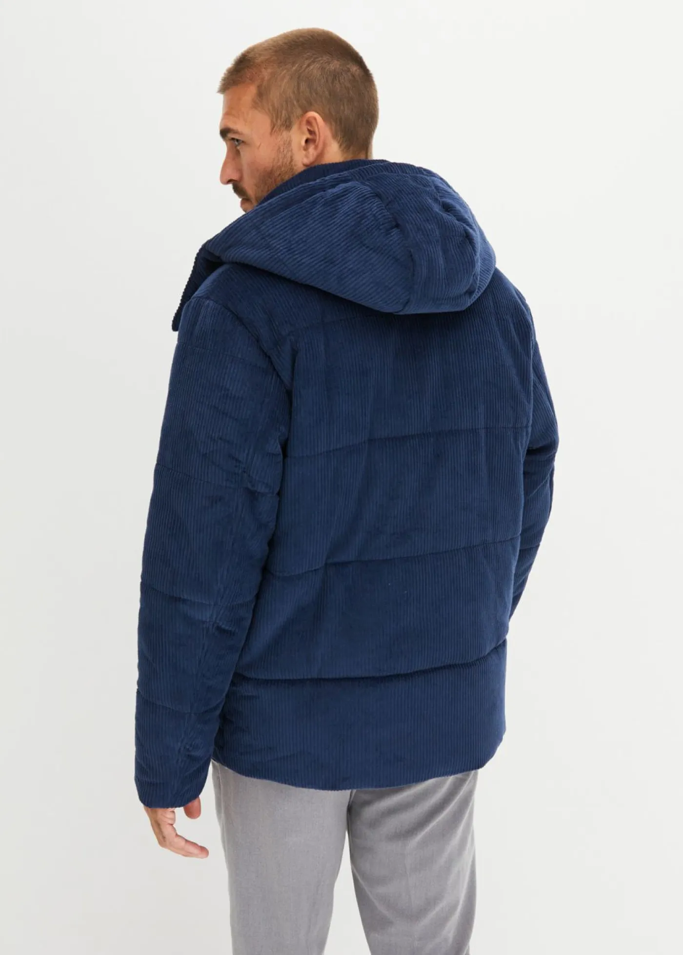 bonprix bonprix Chaquetas Y Abrigos·Chaquetas|Chaquetas Y Abrigos·Plumones>Chaqueta guateada de pana con capucha desmontable Azul almirante