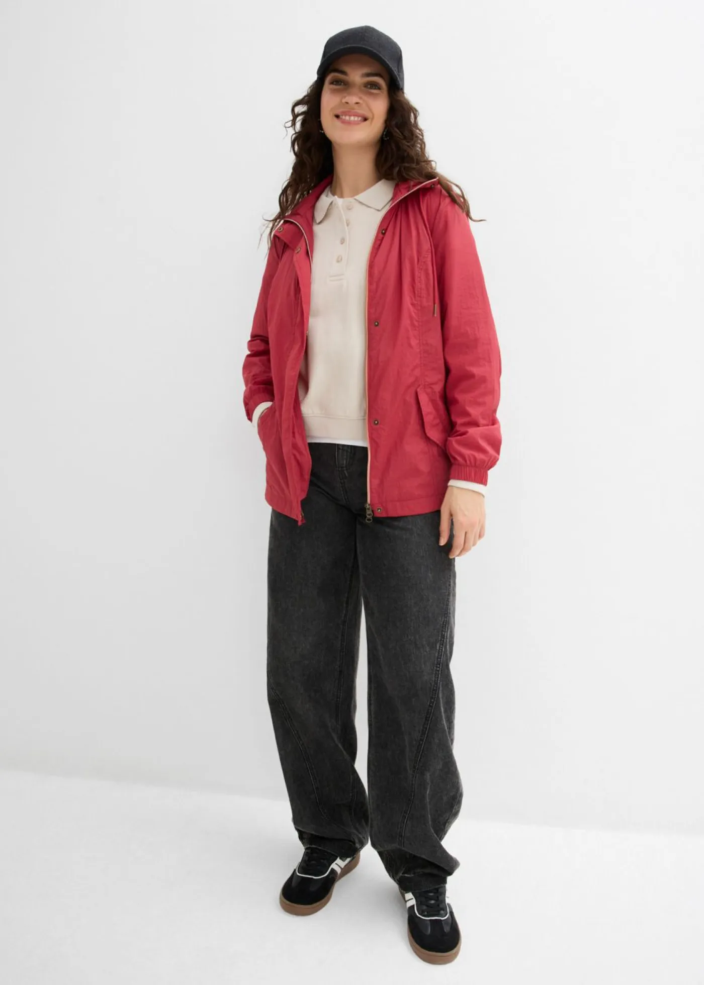 bonprix bonprix Chaquetas Y Abrigos>Chaqueta ligera de entretiempo con capucha Cereza