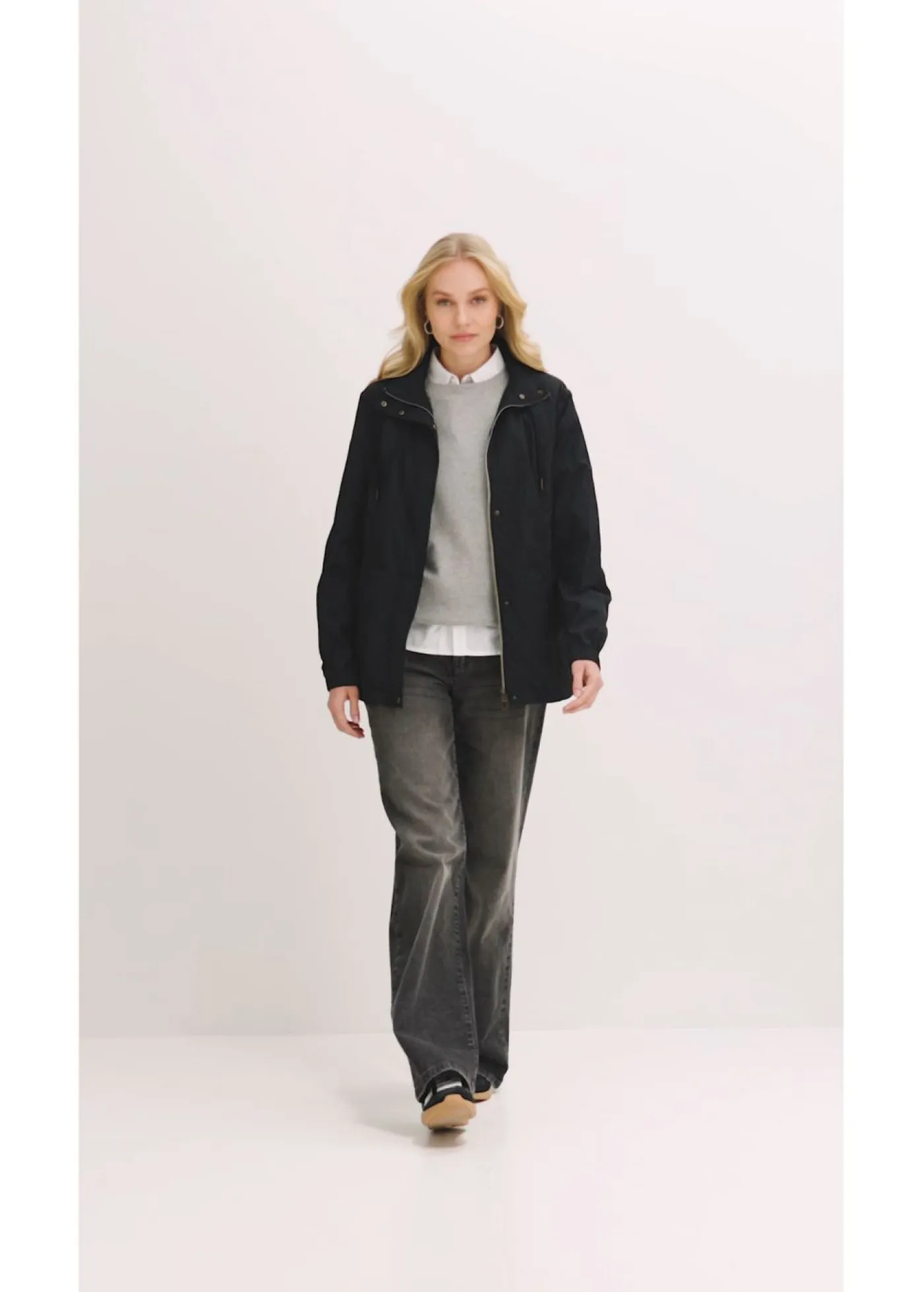 Mujer bonprix bonprix Chaqueta ligera de entretiempo con capucha