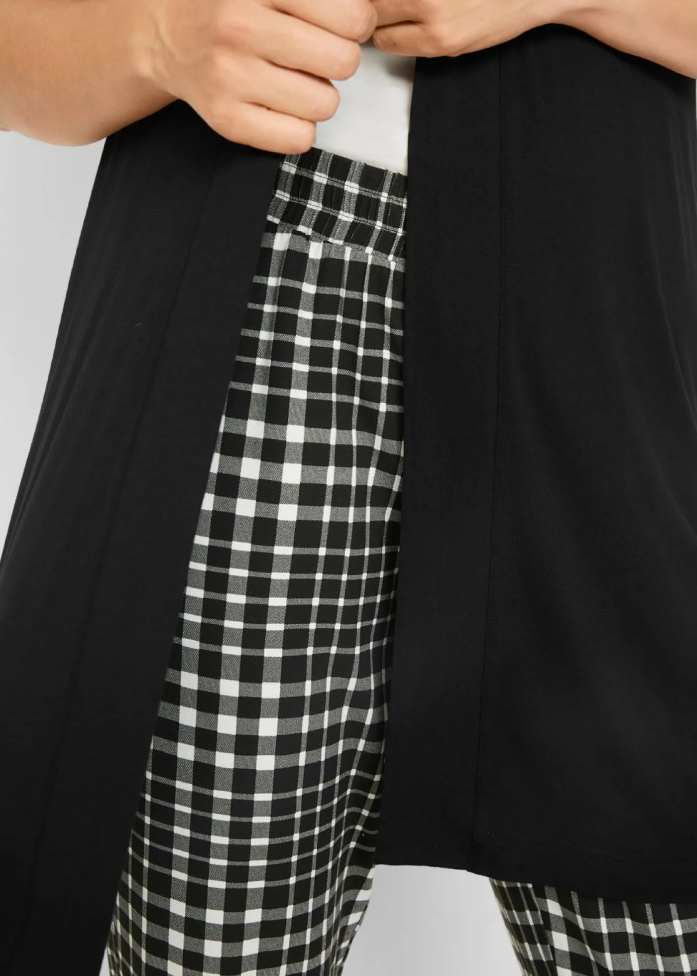 bonprix bonprix Básicos|Camisetas>Chaqueta ligera de viscosa suave Negro