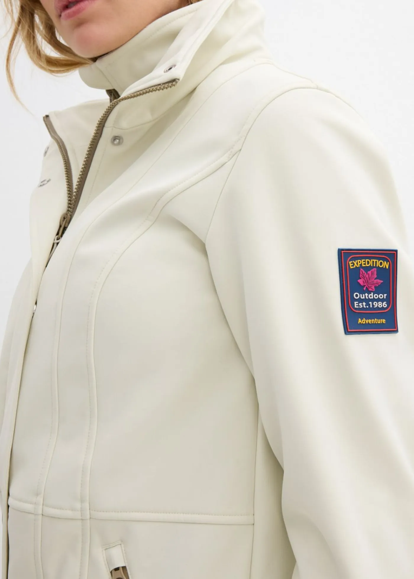 bonprix bonprix Chaquetas Y Abrigos>Chaqueta softshell elástica con diseño largo y tejido repelente al agua Beige