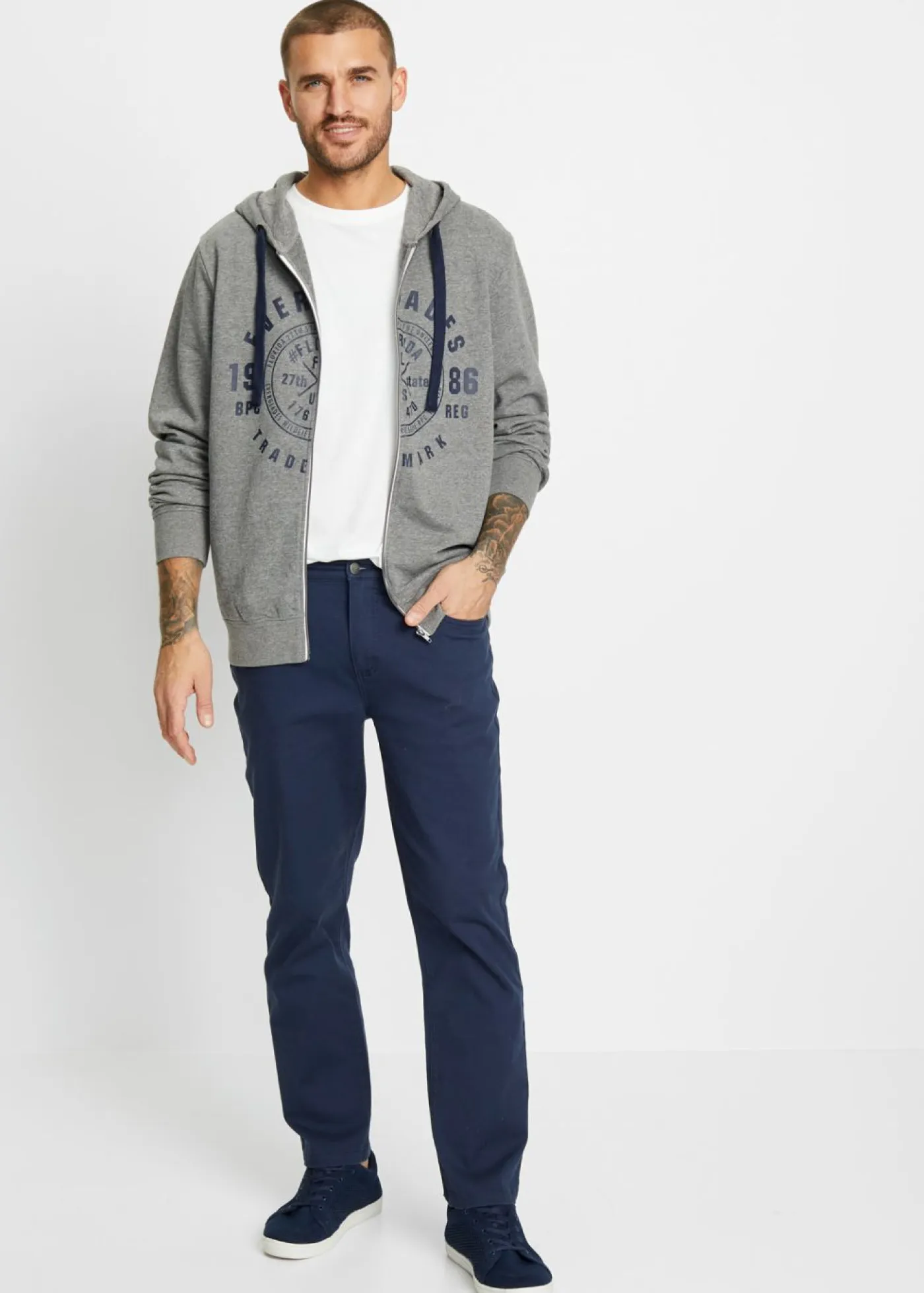 Hombre bonprix bonprix Chaqueta tipo sudadera con capucha y corte cómodo