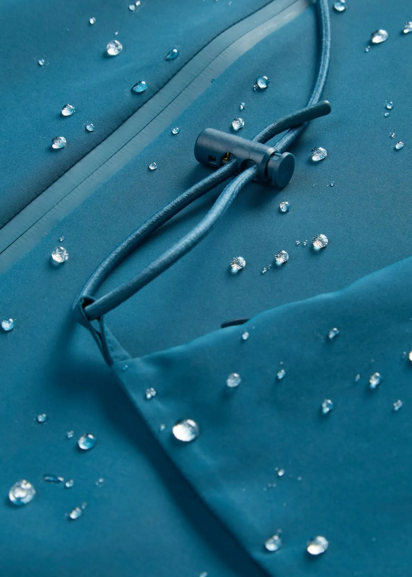 bonprix bonprix Chaquetas Y Abrigos|Novedades>Chubasquero ligero con bolso estilo bandolera Petróleo azul