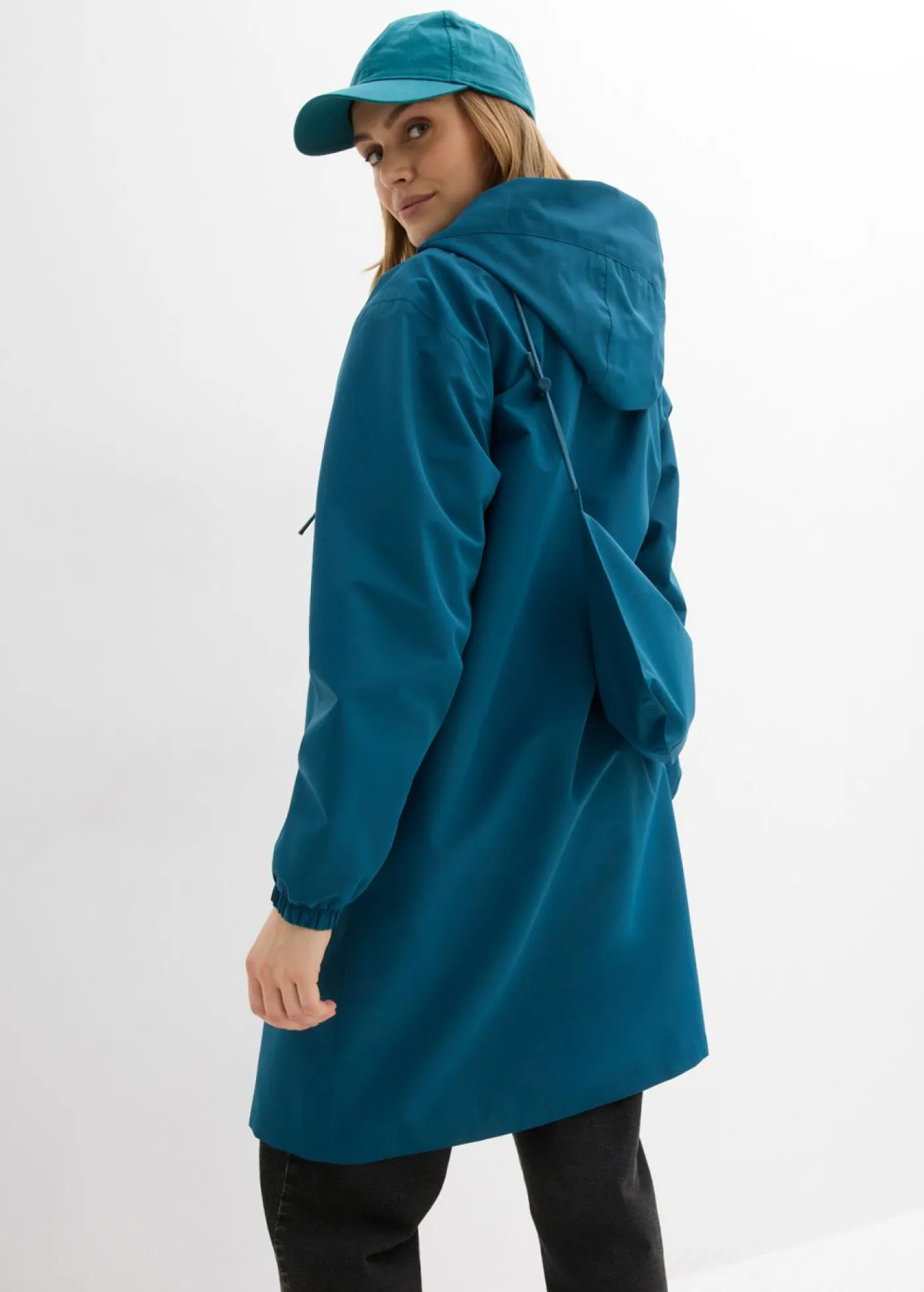 bonprix bonprix Chaquetas Y Abrigos|Novedades>Chubasquero ligero con bolso estilo bandolera Petróleo azul