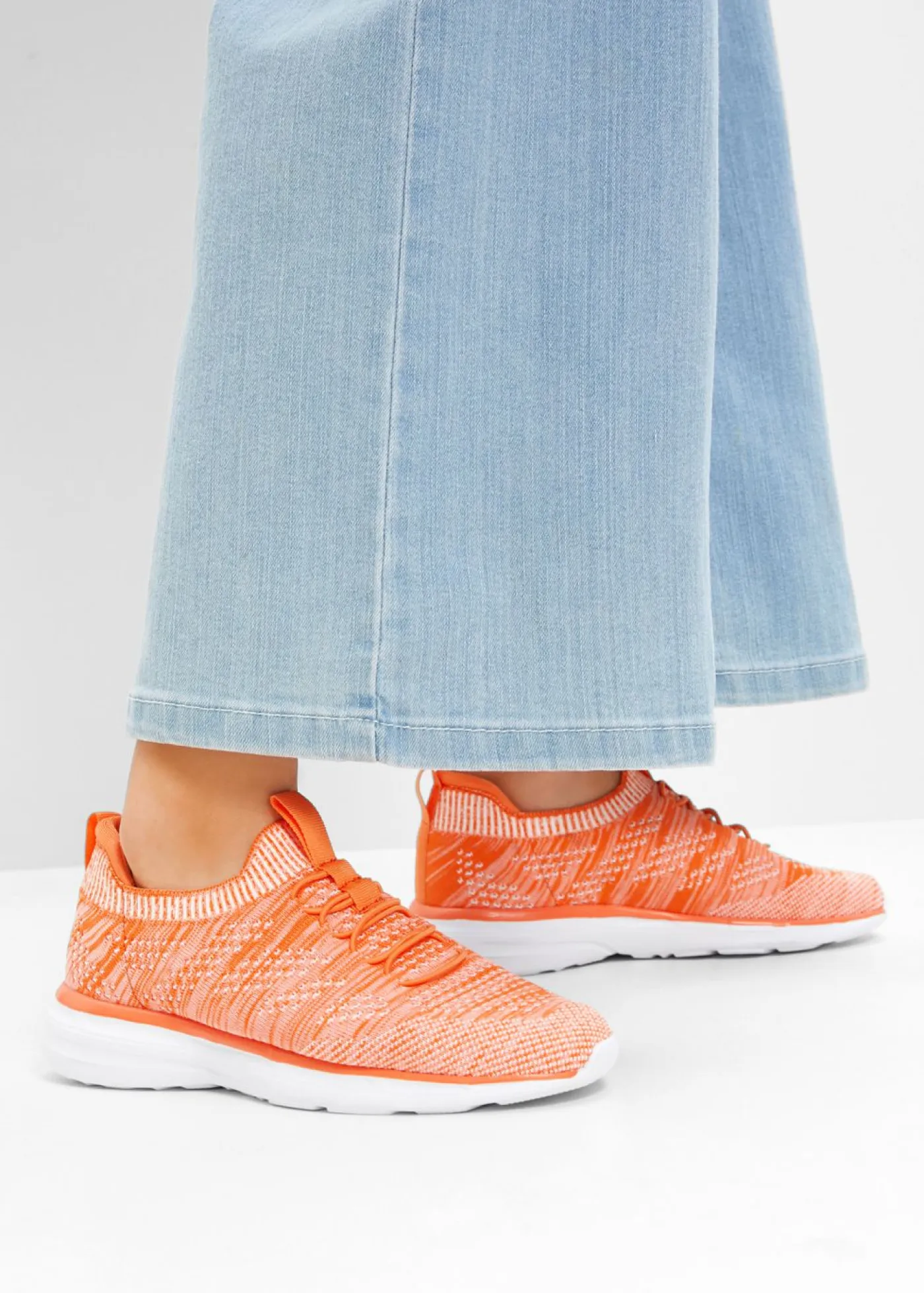 bonprix bonprix Tendencias·Zapatos Veganos|Zapatillas Deportivas>Cómodas zapatillas sin cordones de material suave Naranja claro