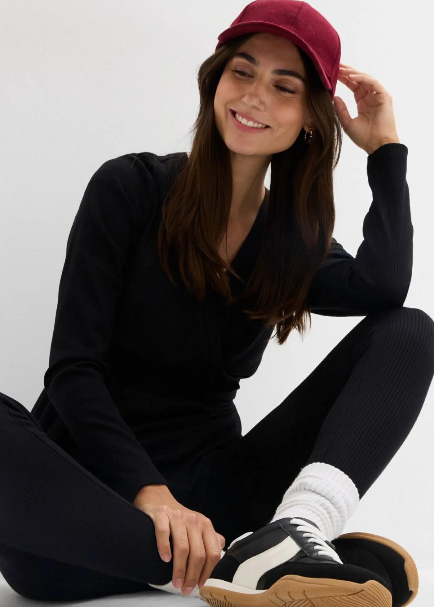 bonprix bonprix Premamá>Conjunto de camiseta cruzada premamá con cómodos leggings (2 piezas) Negro