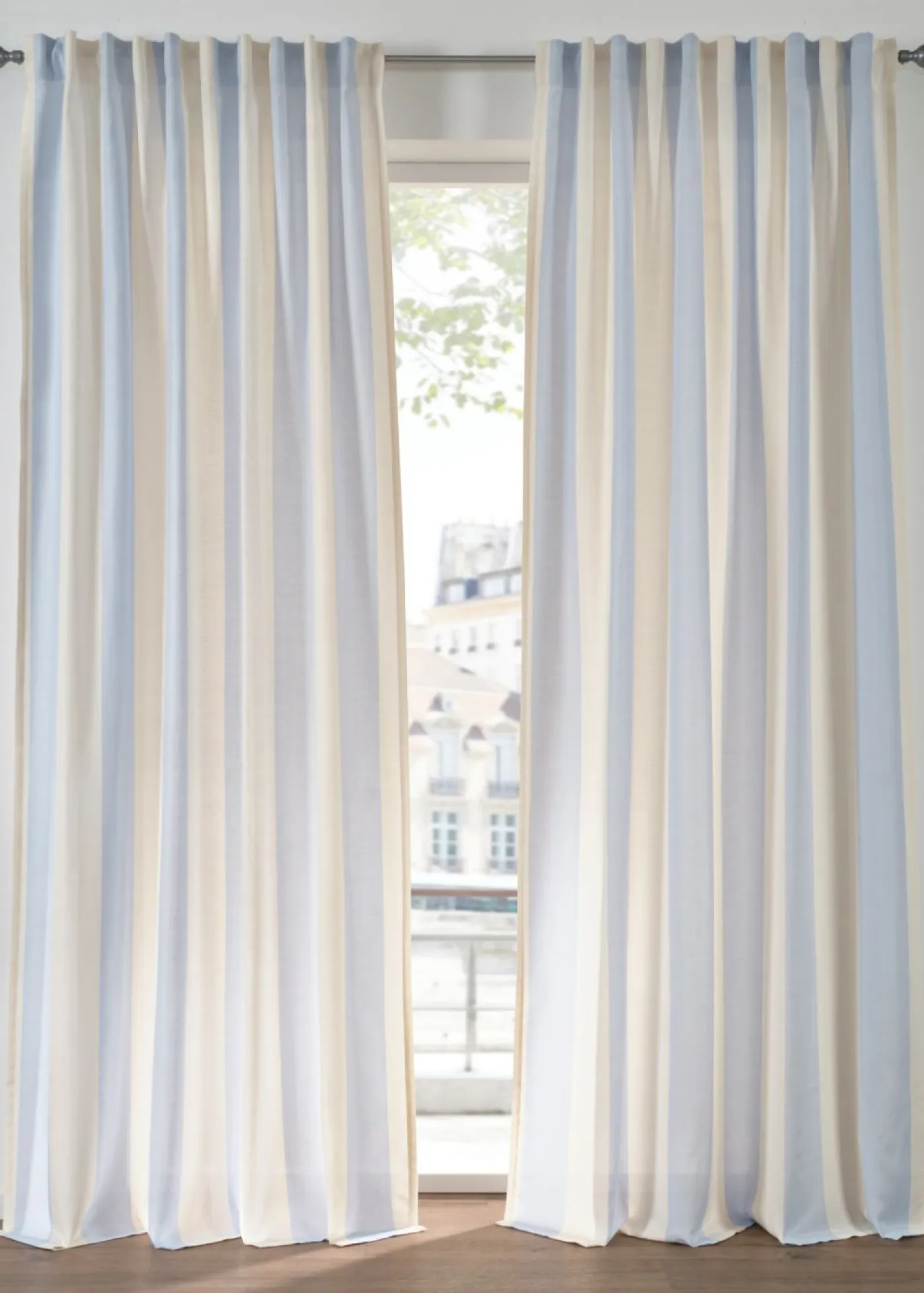 bonprix bonprix Muebles De Sala De Estar·Cortinas De Salón|Primavera>Cortina con rayas y poliéster reciclado (1 unidad) azul/crema rayas verticales