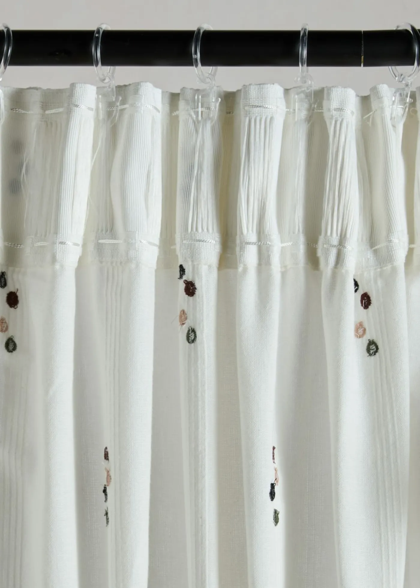 bonprix bonprix Muebles De Sala De Estar·Cortinas De Salón|Cortinas Para Dormitorio>Cortina de algodón orgánico tejida con lunares (1 unidad) Crema-marrón grisáceo-negro-verde oscuro