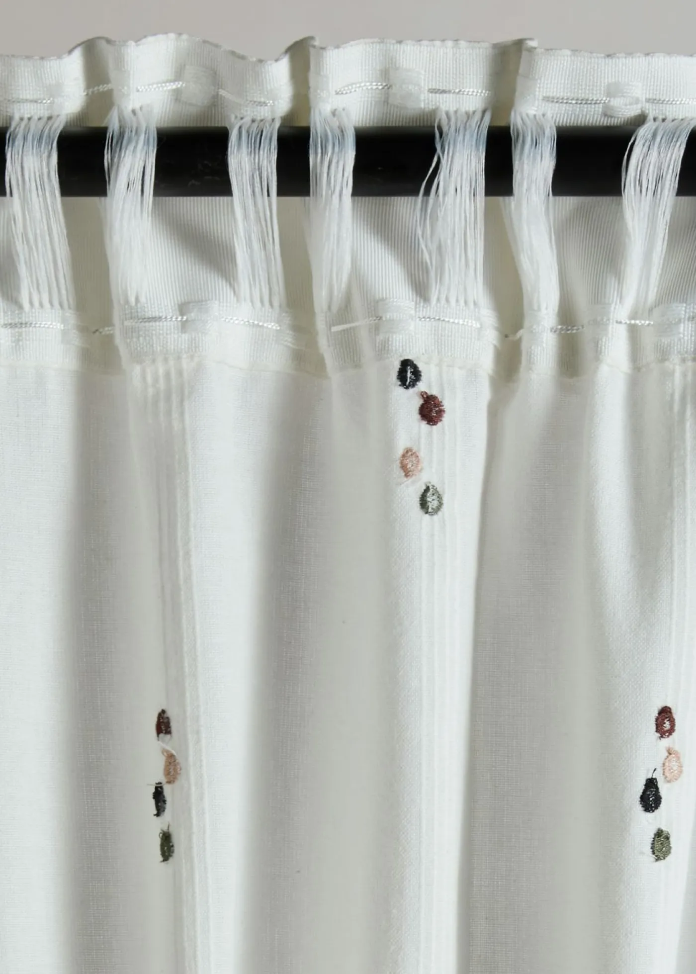 bonprix bonprix Muebles De Sala De Estar·Cortinas De Salón|Cortinas Para Dormitorio>Cortina de algodón orgánico tejida con lunares (1 unidad) Crema-marrón grisáceo-negro-verde oscuro