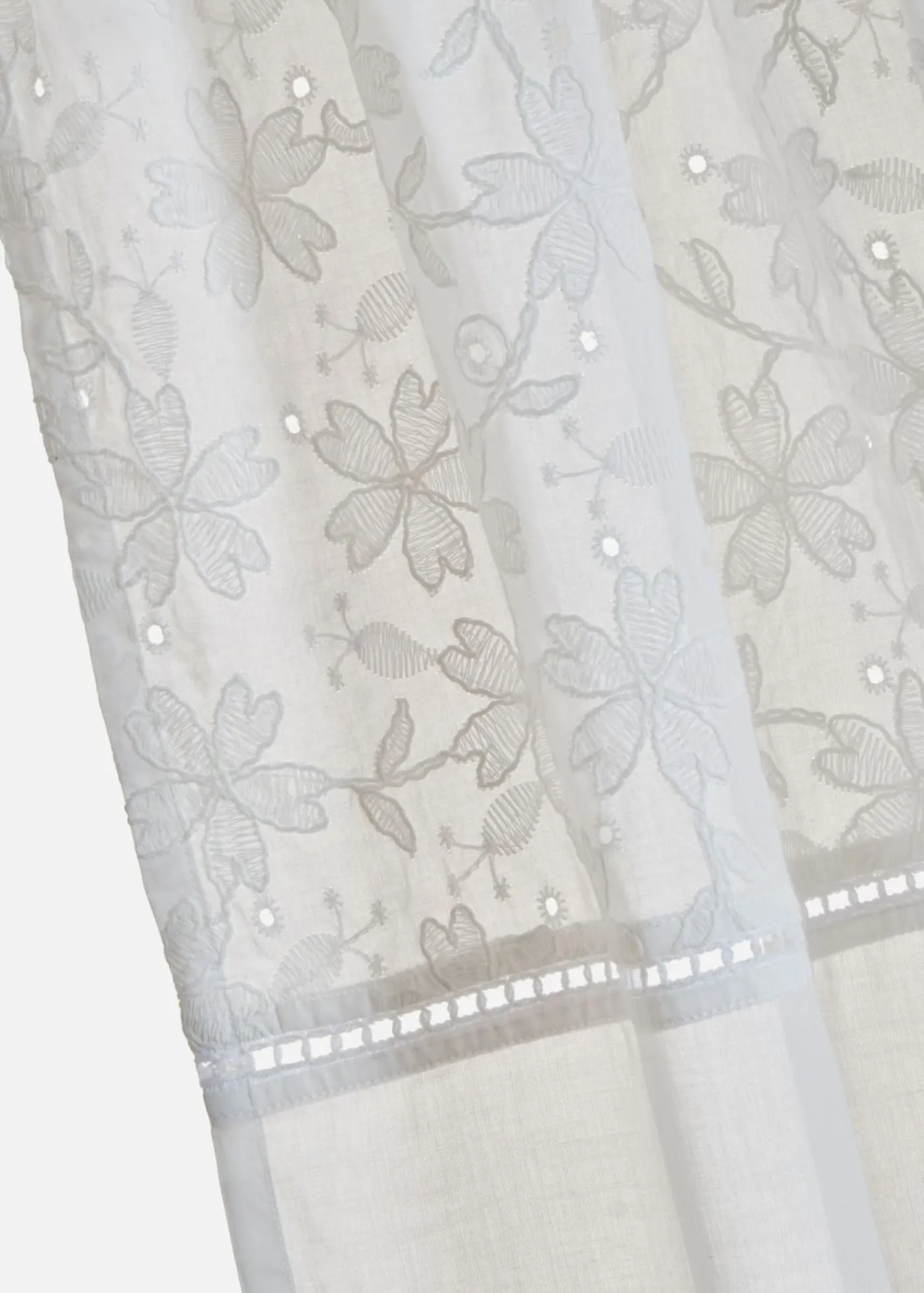 bonprix bonprix Muebles De Sala De Estar·Cortinas De Salón|Cortinas Para Dormitorio>Cortina de algodón orgánico con bordado (1 unidad) Blanco