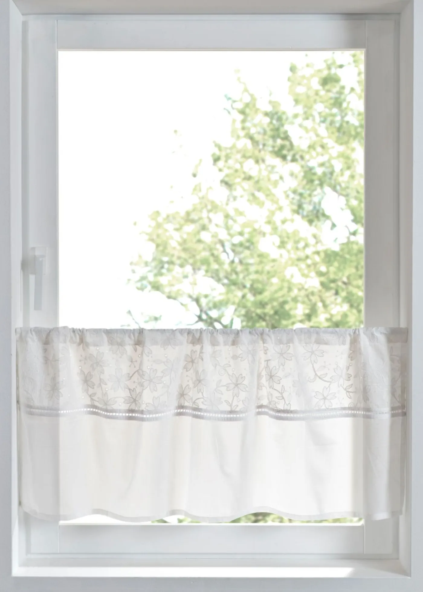 bonprix bonprix Cortina de algodón orgánico con bordado