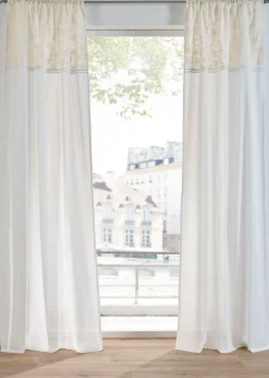 bonprix bonprix Cortina de algodón orgánico con bordado (1 unidad)