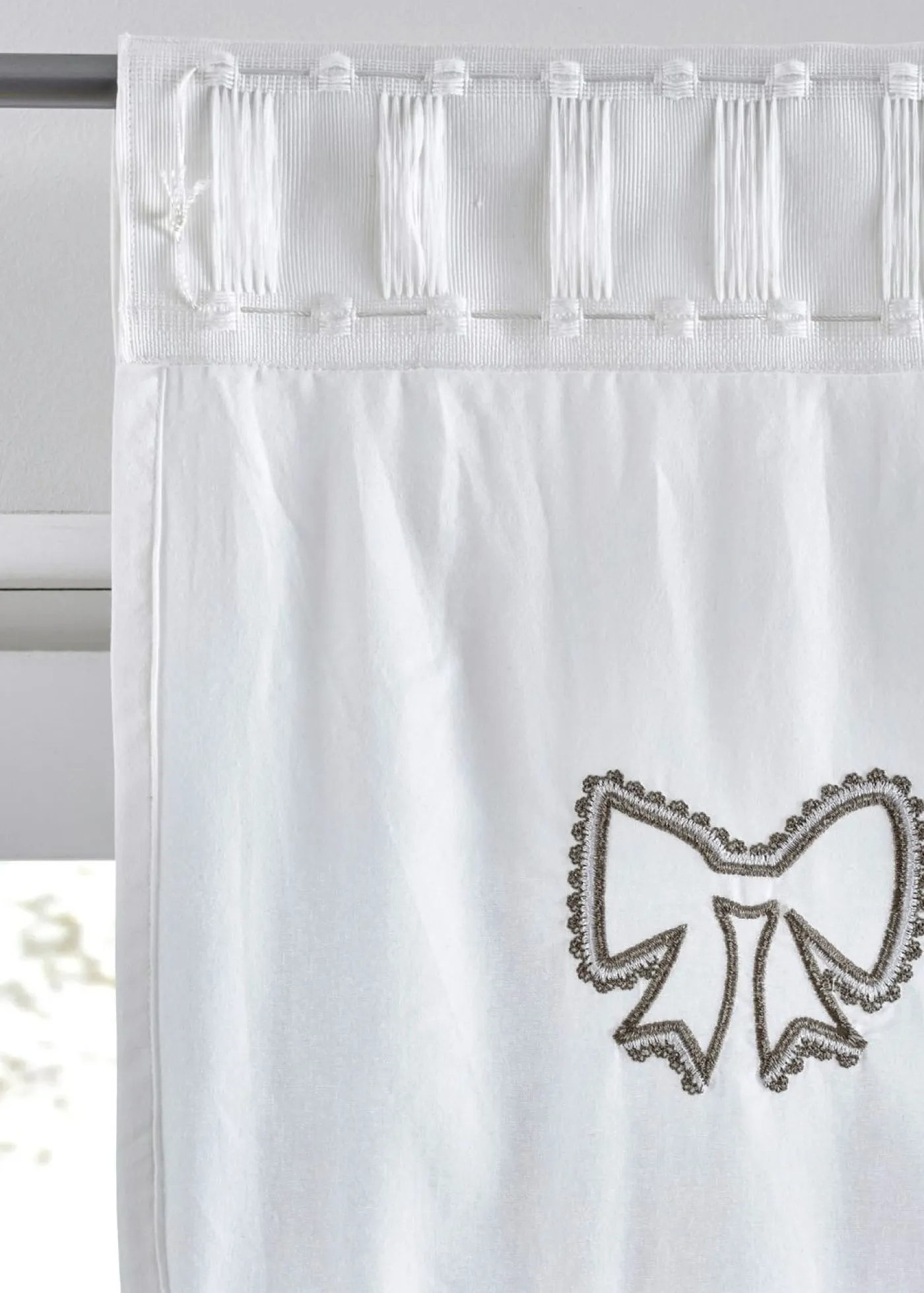 bonprix bonprix Muebles De Sala De Estar·Cortinas De Salón|Cortinas Para Dormitorio>Cortina de algodón orgánico con alzapaño (1 paquete) Marrón grisáceo