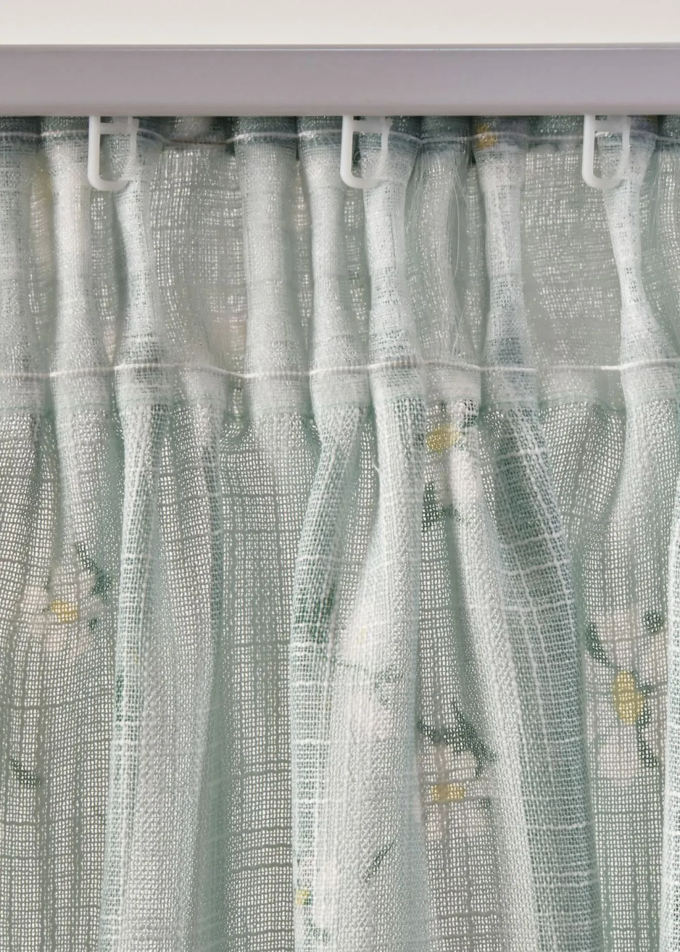 bonprix bonprix Muebles De Sala De Estar·Cortinas De Salón|Cortinas Para Dormitorio>Cortina de poliéster reciclado con estampado de flores (1 unidad) verde-blanco con flores