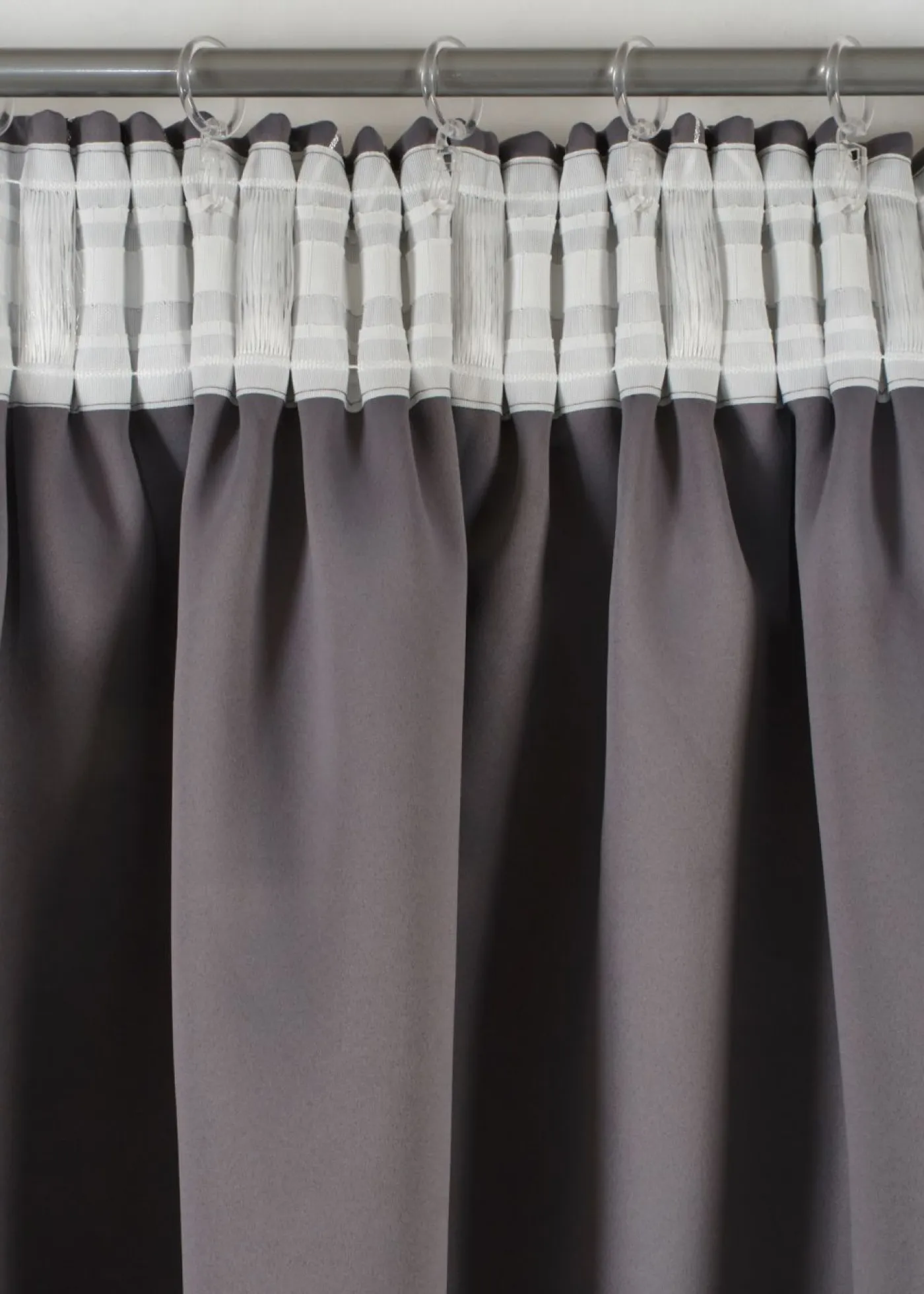 bonprix bonprix Muebles De Dormitorio·Cortinas Opacas|Cortinas Opacas>Cortina oscurecedora con brillo, también en tamaño extralargo (1 unidad) Gris-plata