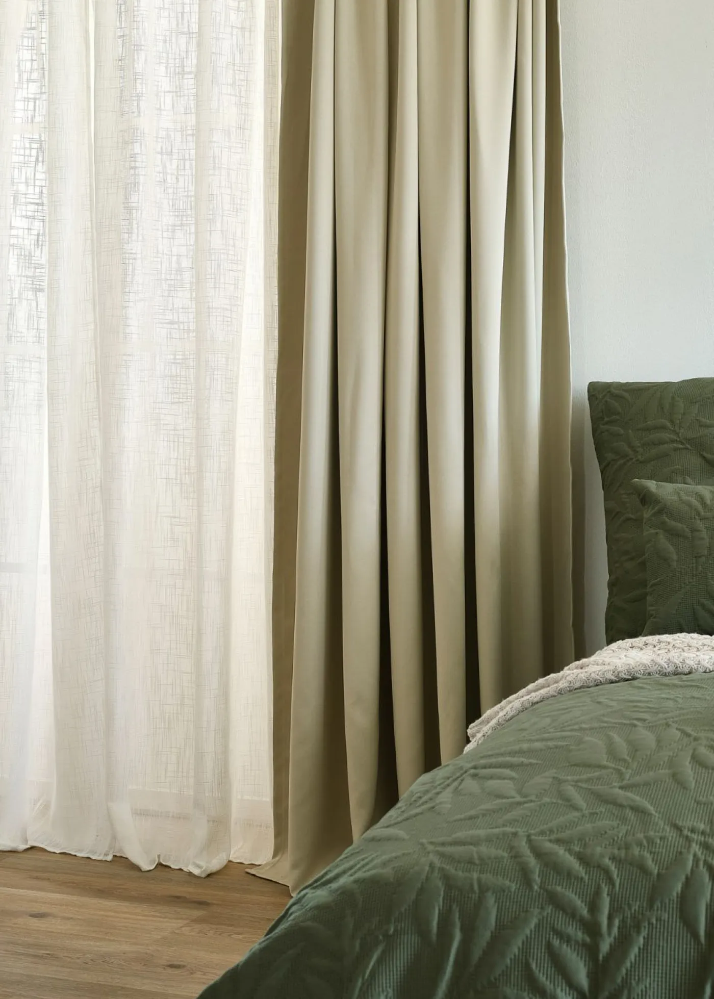 bonprix bonprix Muebles De Dormitorio·Cortinas Opacas|Cortinas Opacas>Cortina oscurecedora en varios tamaños (1 unidad) Crudo