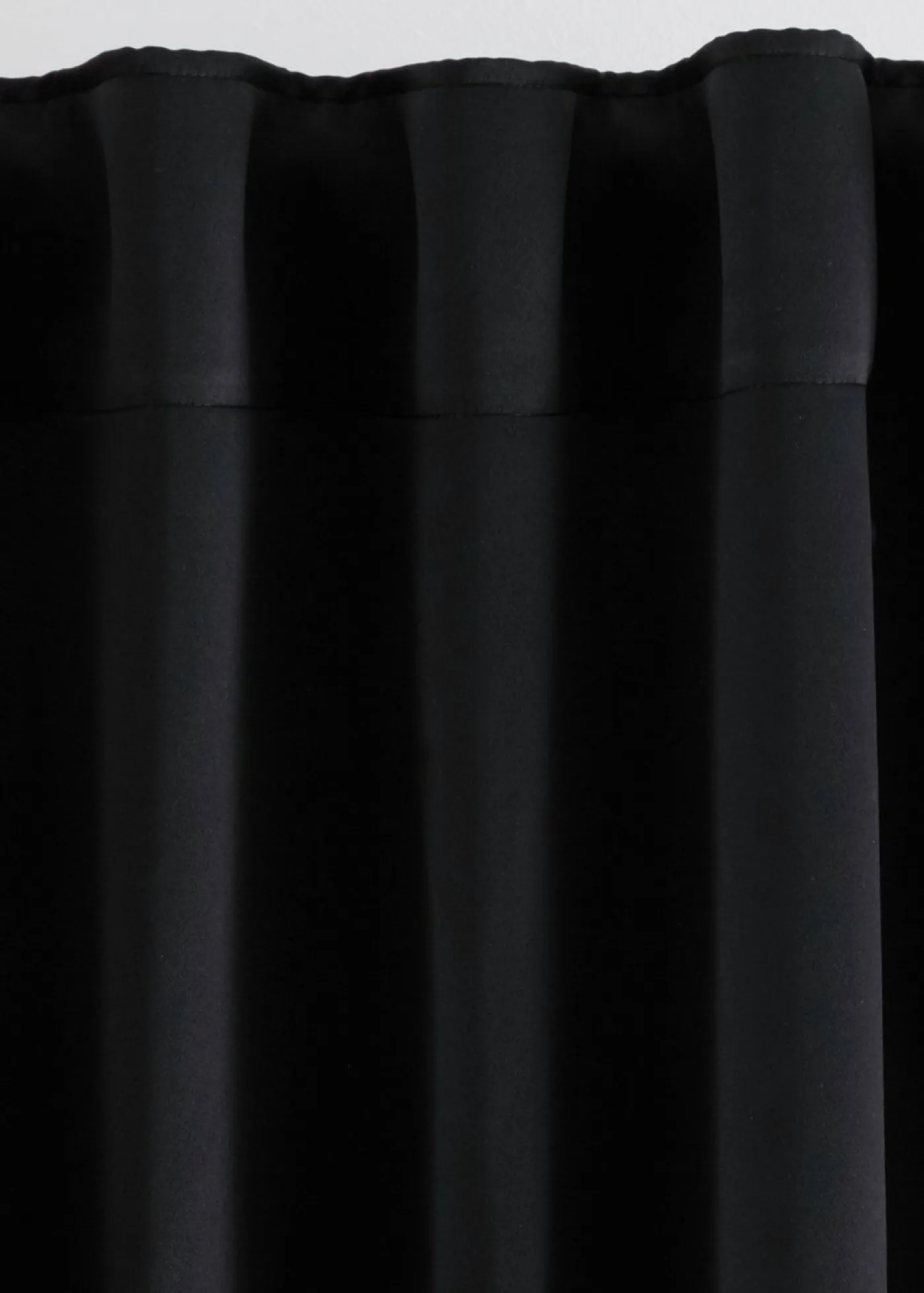 bonprix bonprix Muebles De Dormitorio·Cortinas Opacas|Cortinas Opacas>Cortina oscurecedora en varios tamaños (1 unidad) Negro