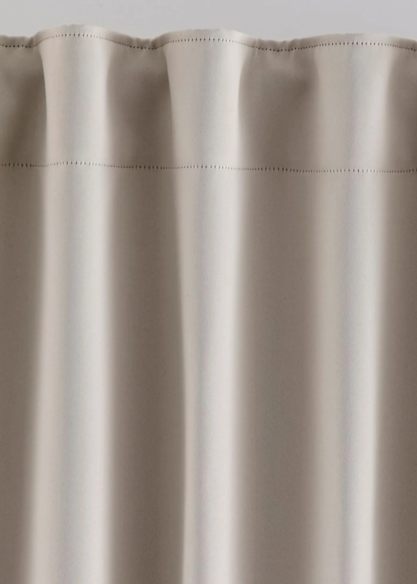 bonprix bonprix Muebles De Dormitorio·Cortinas Opacas|Cortinas Opacas>Cortina oscurecedora en varios tamaños (1 unidad) Crudo