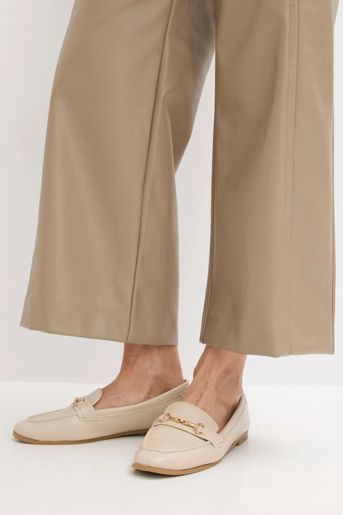 bonprix bonprix Pantalones>Culotte de piel sintética Marrón grisáceo