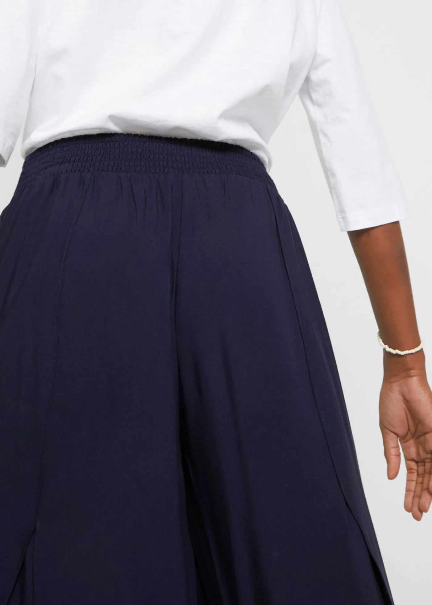 bonprix bonprix Pantalones>Culotte hasta la pantorrilla de viscosa sostenible Azul marino