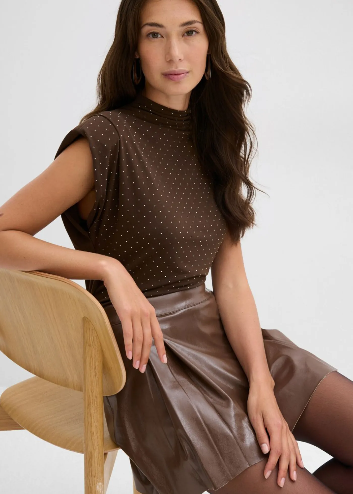 Mujer bonprix bonprix Falda corta de piel sintética con pliegues