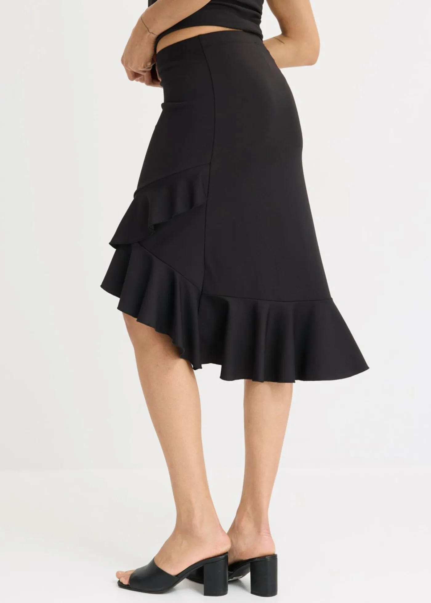 bonprix bonprix Faldas>Falda de punto con volantes Negro