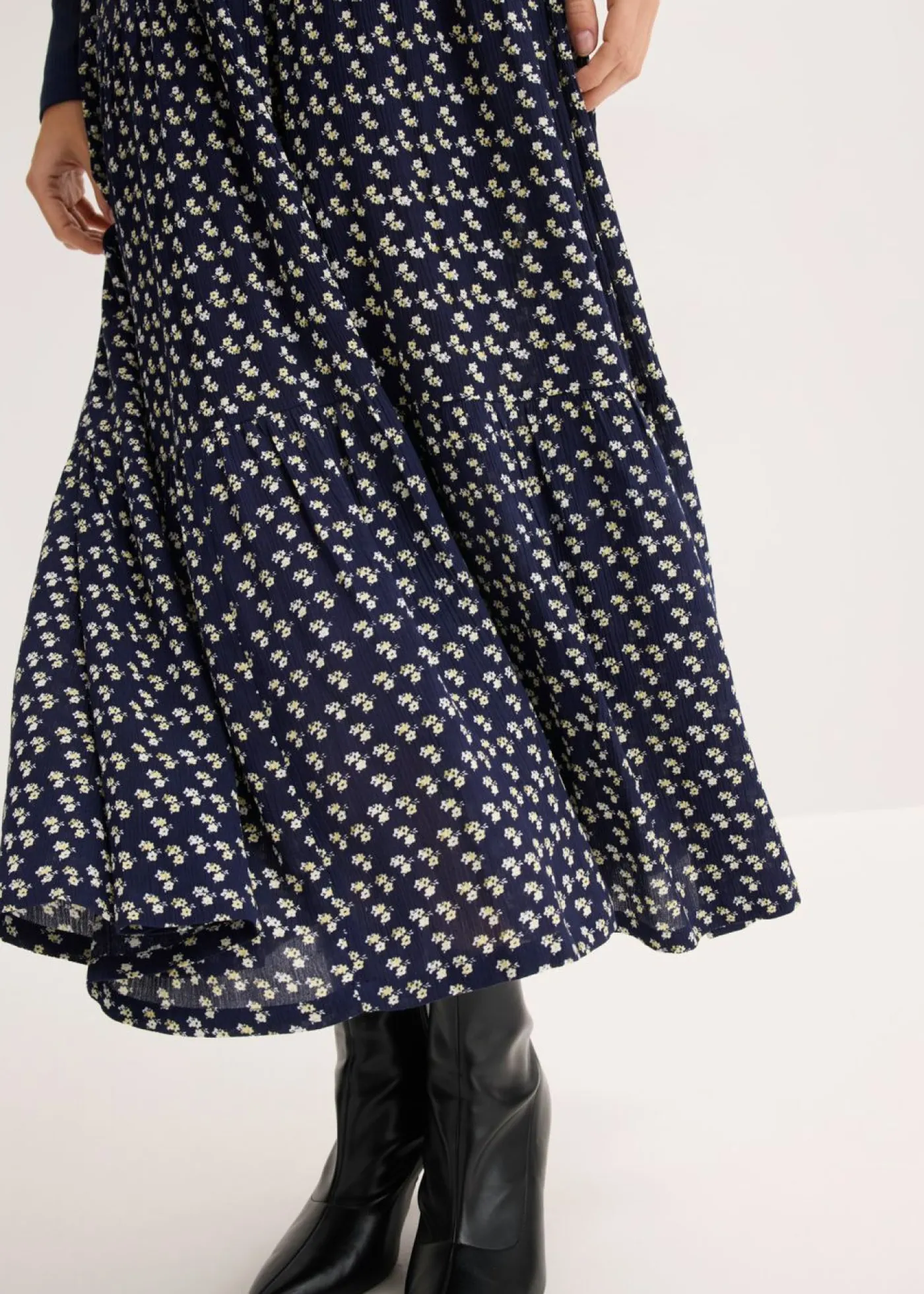 bonprix bonprix Faldas|Novedades>Falda maxi a capas con viscosa estructurada Azul marino de flores