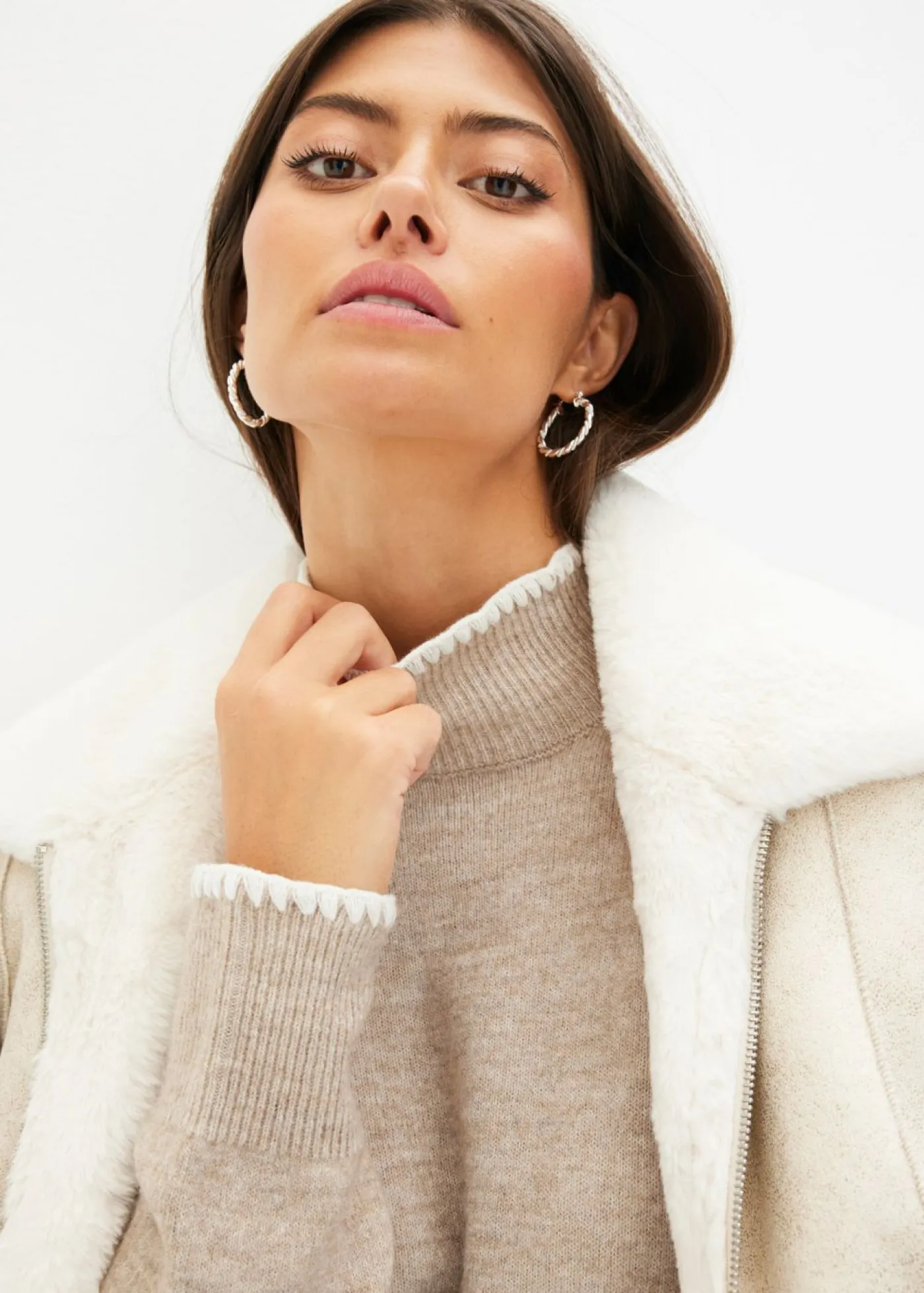 bonprix bonprix Jerséis|Ropa De Punto>Jersey con cuello alto Arena-blanco