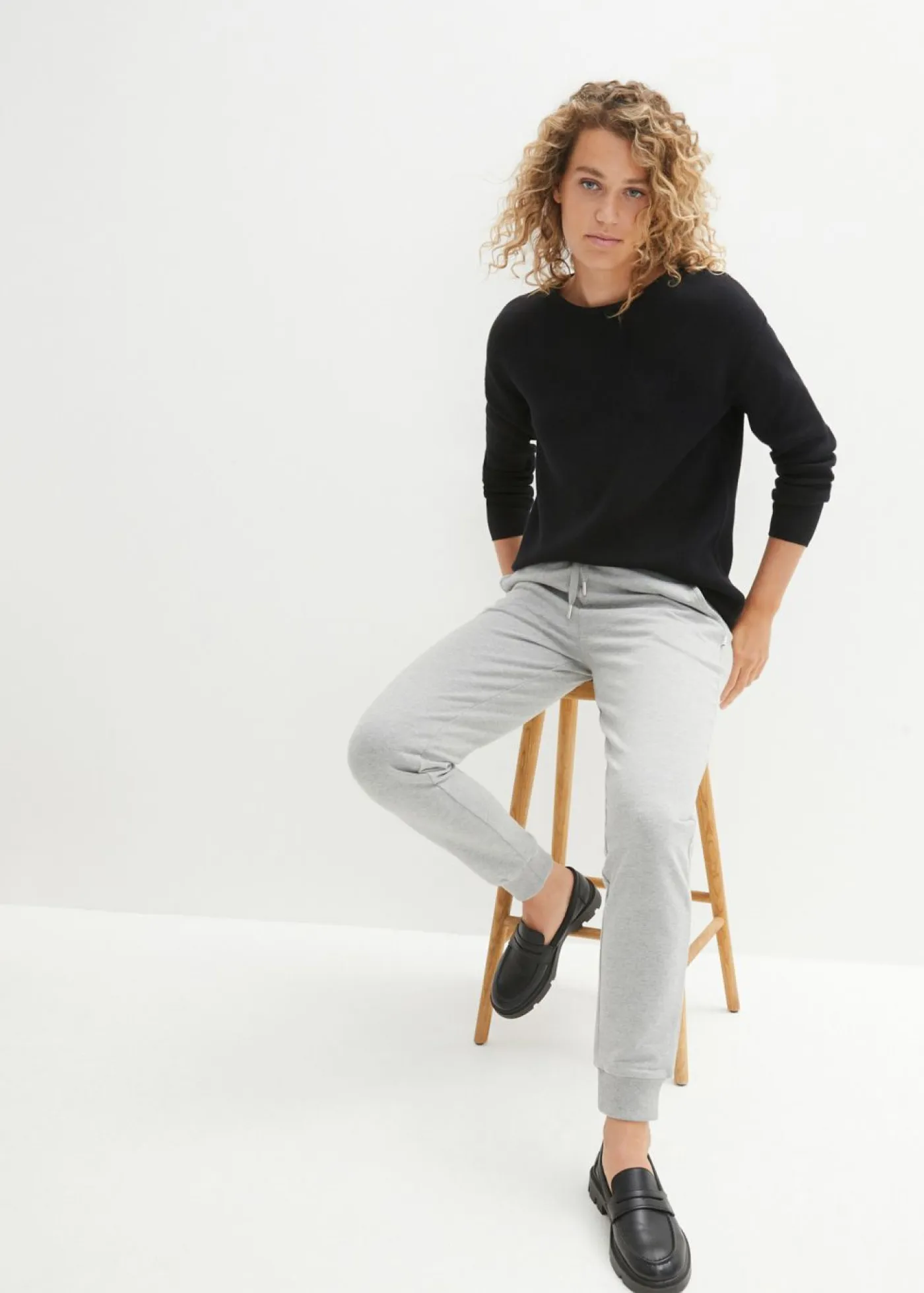 Mujer bonprix bonprix Jersey de canalé Milano con cuello redondo