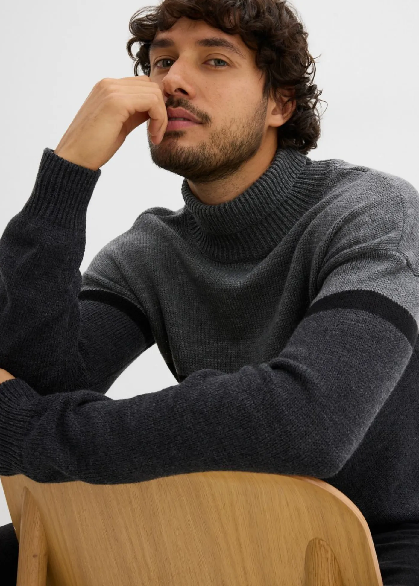 bonprix bonprix Jerséis Y Cárdigans>Jersey de cuello alto con diseño color block Gris-negro-antracita jaspeado