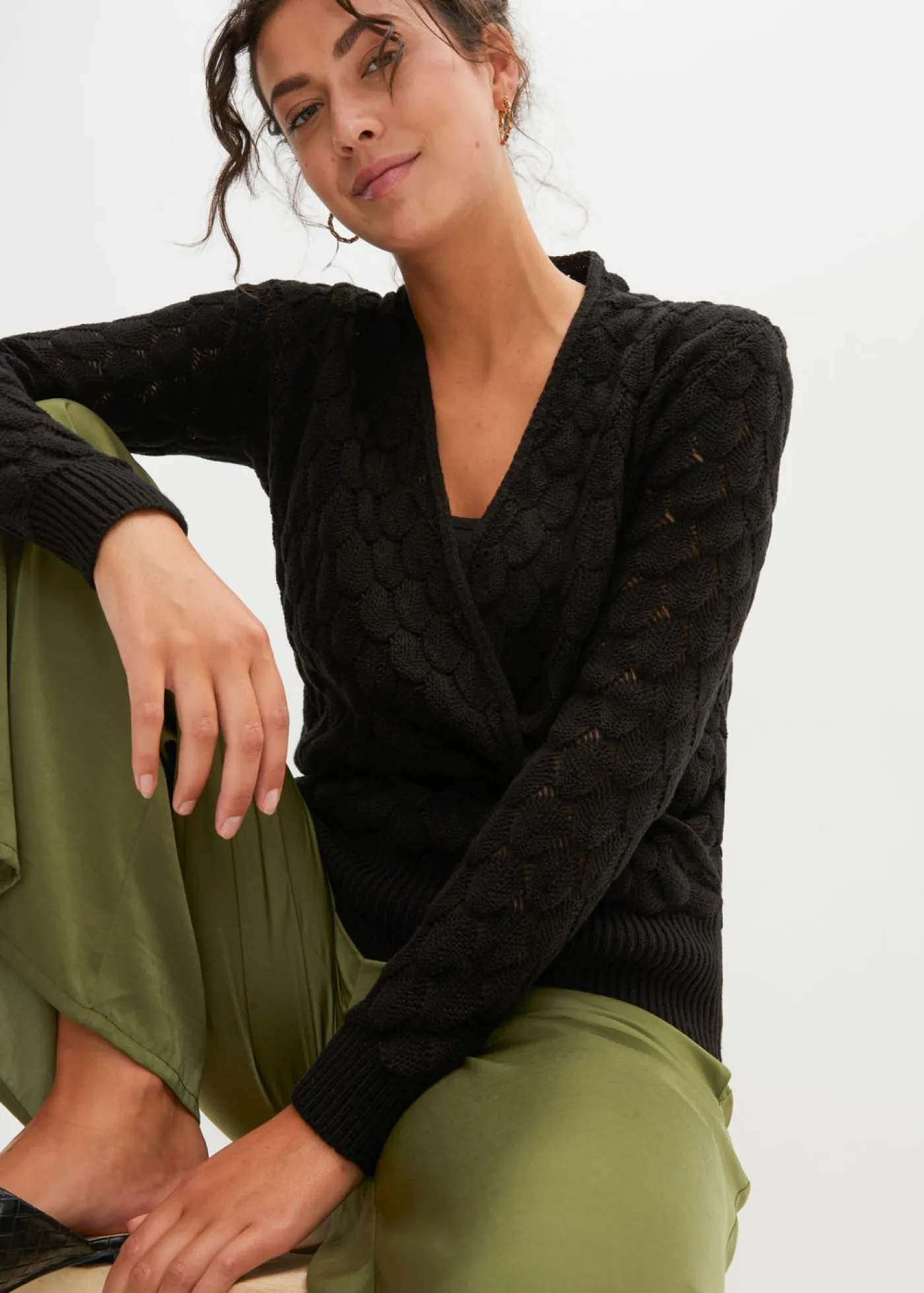 bonprix bonprix Jerséis|Ropa De Punto>Jersey de punto ajour con aspecto cruzado Negro