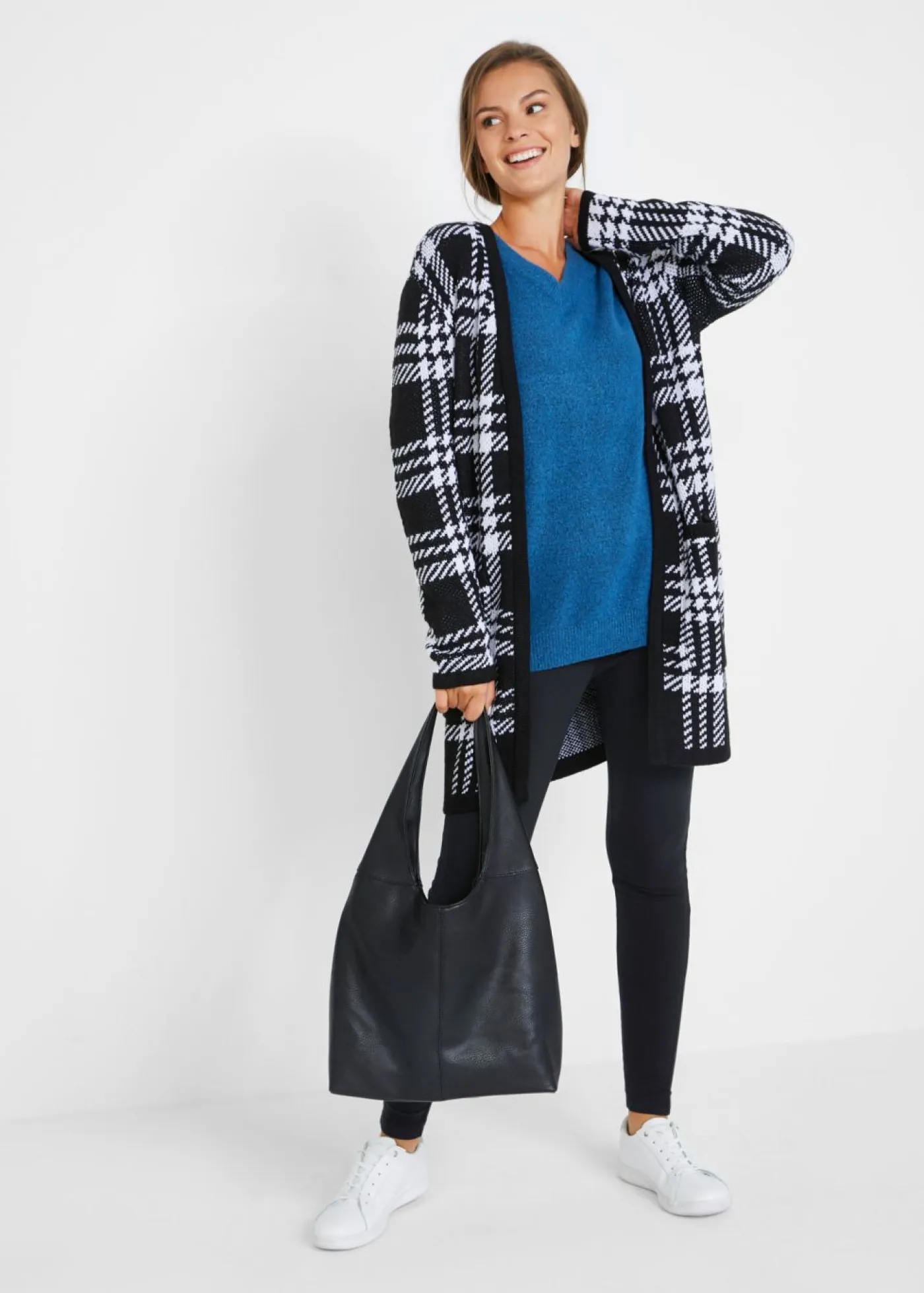 bonprix bonprix Jerséis|Ropa De Punto>Jersey de punto con cuello en V, de corte oversize Azul polar