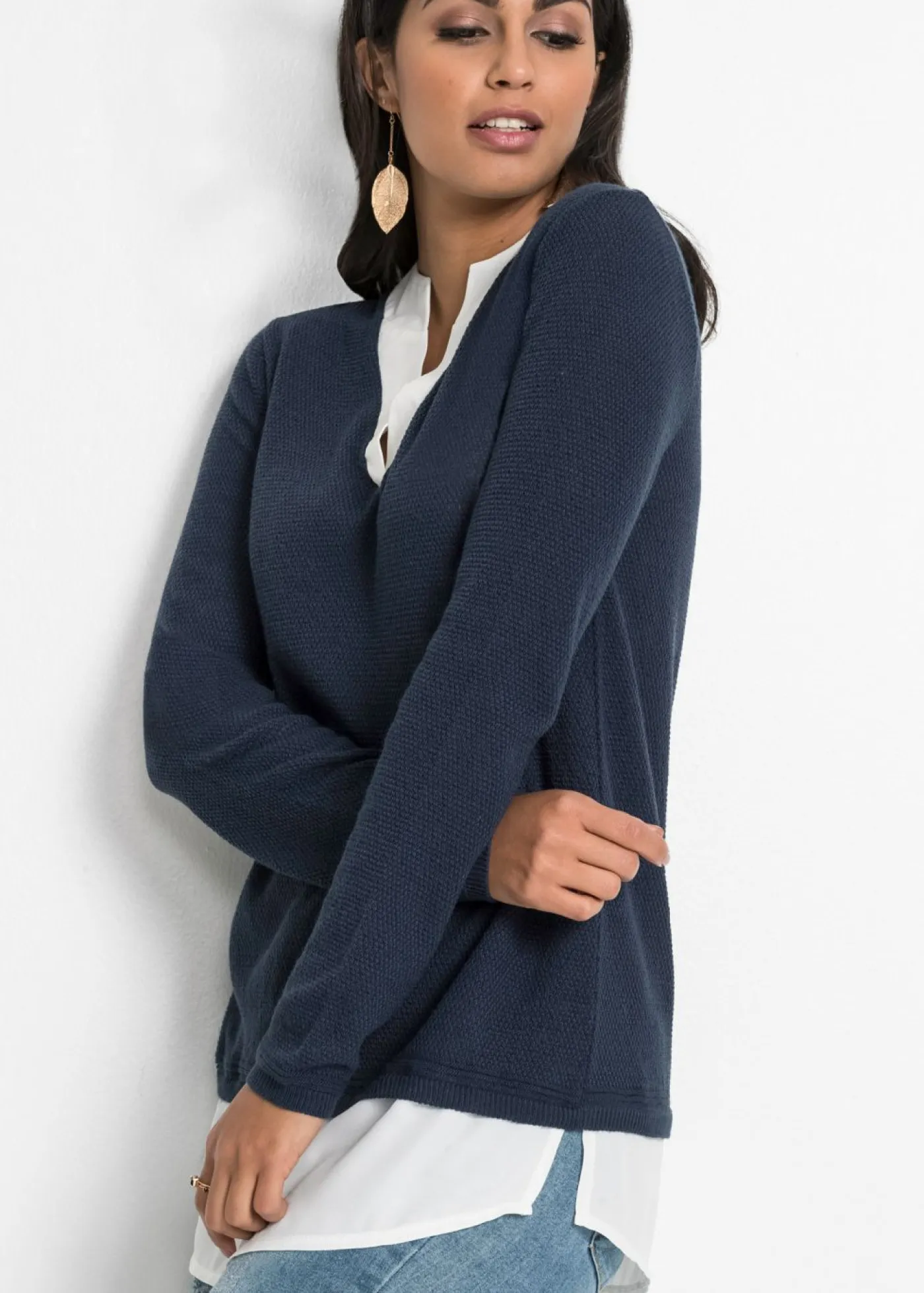 bonprix bonprix Jerséis|Ropa De Punto>Jersey de punto fino con inserto de blusa Azul marino-blanco