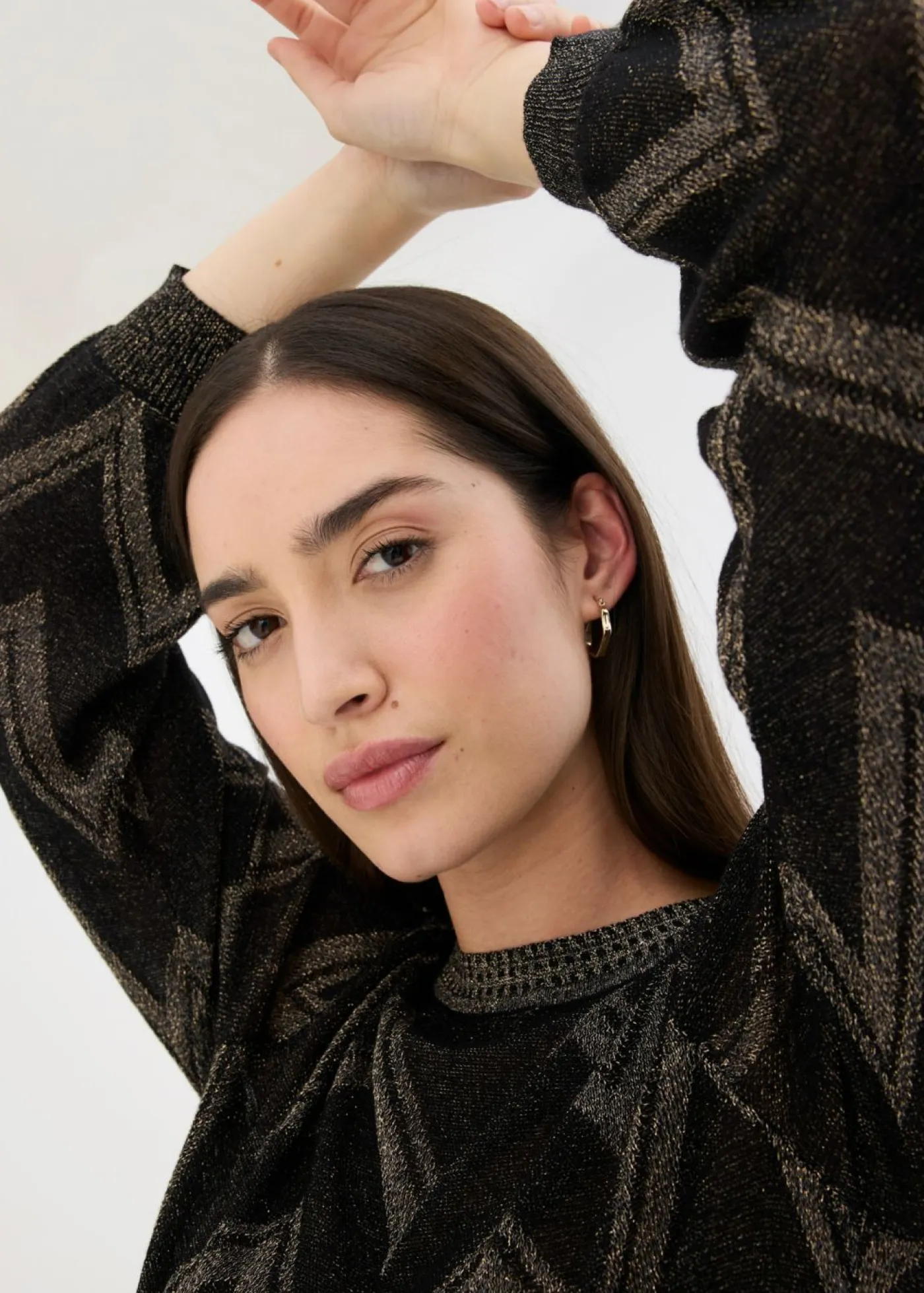 bonprix bonprix Jerséis|Ropa De Punto>Jersey de punto fino con efecto brillante Negro-oro