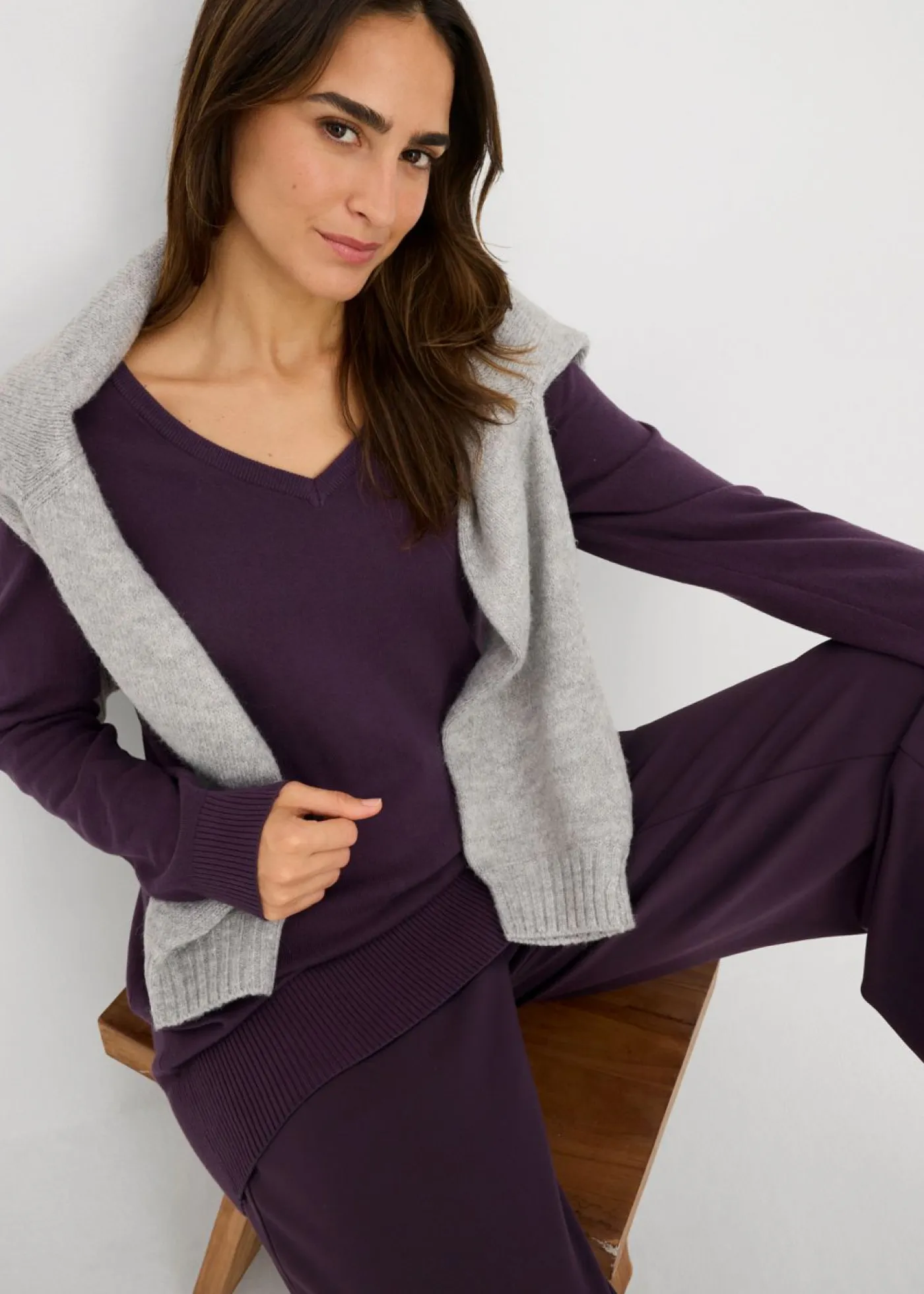 Mujer bonprix bonprix Jersey largo básico, de punto fino, con escote en V