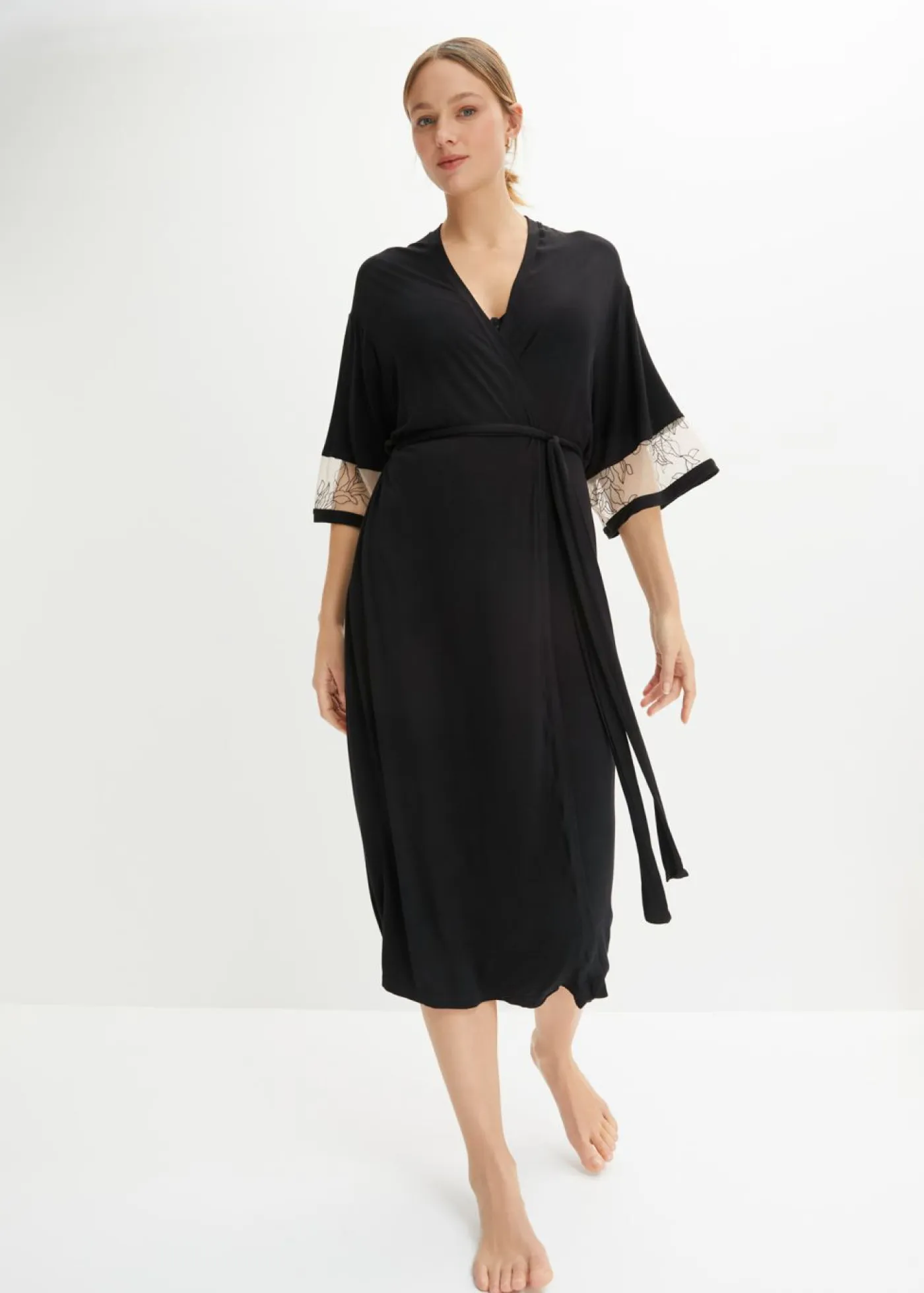 bonprix bonprix Albornoces Y Batas|Lencería>Kimono largo de viscosa con bordado Negro + beige tiza