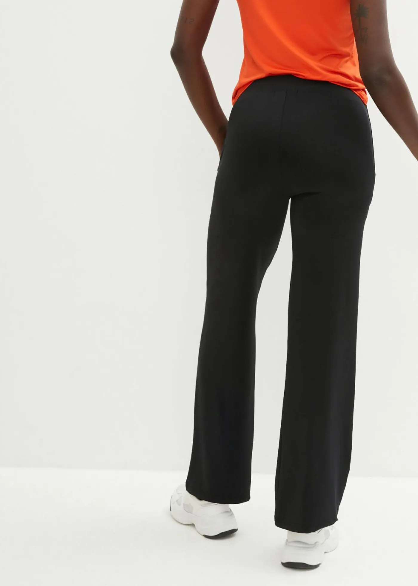 bonprix bonprix Ropa Cómoda|Pantalones>Leggings deportivos todoterreno con bolsillos con cremallera Negro