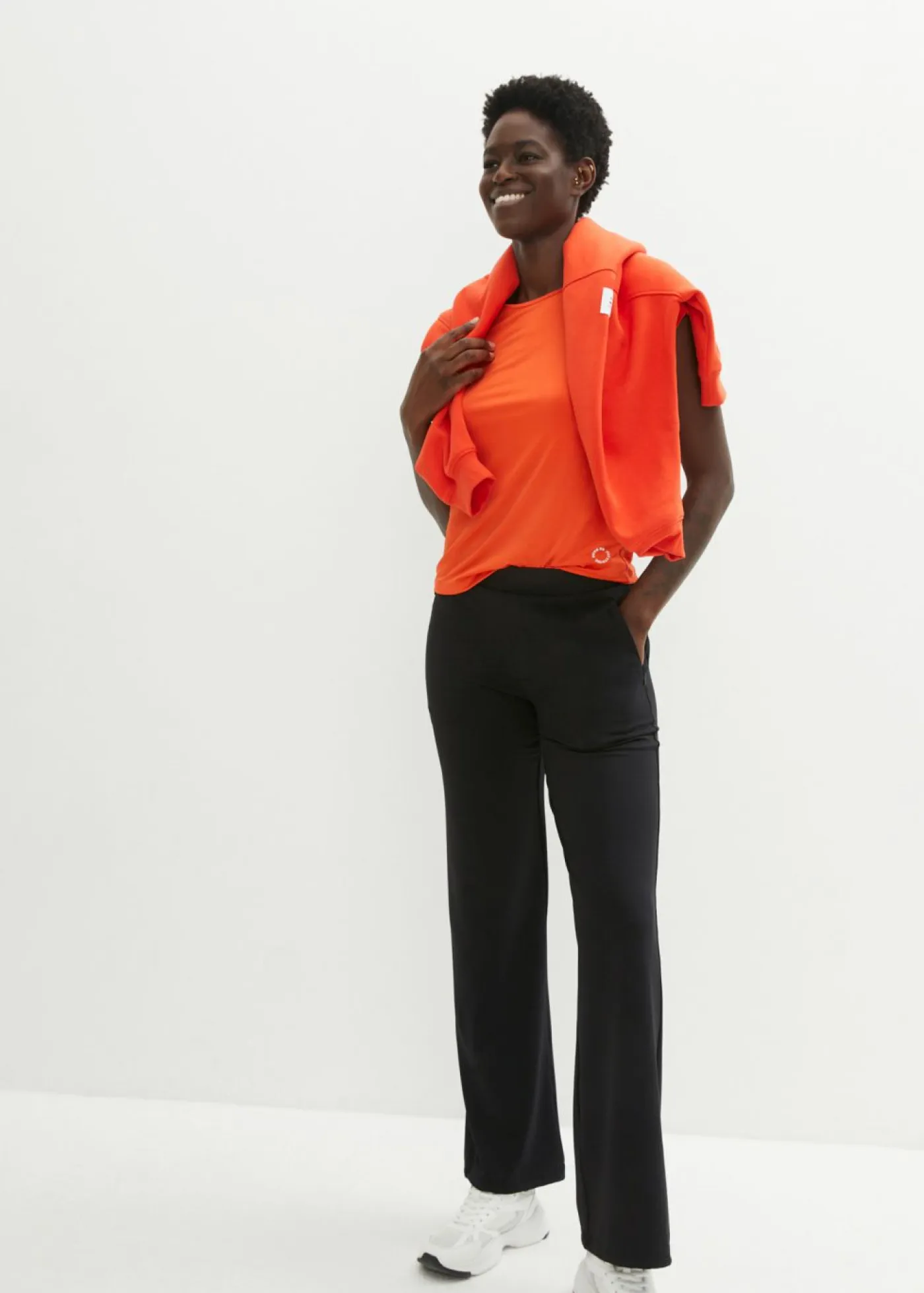 bonprix bonprix Ropa Cómoda|Pantalones>Leggings deportivos todoterreno con bolsillos con cremallera Negro