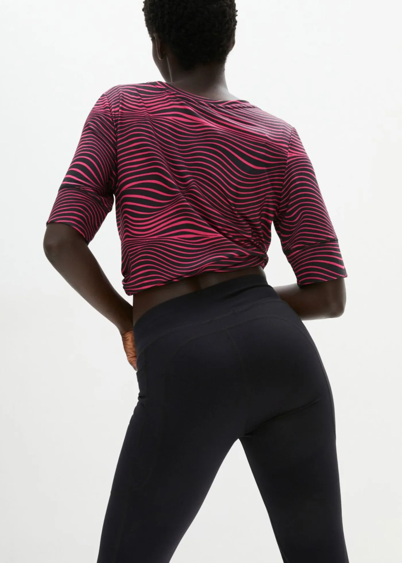 bonprix bonprix Ropa Deportiva|Pantalones>Leggings deportivos ultrasuaves hasta el tobillo con bolsillos laterales Negro