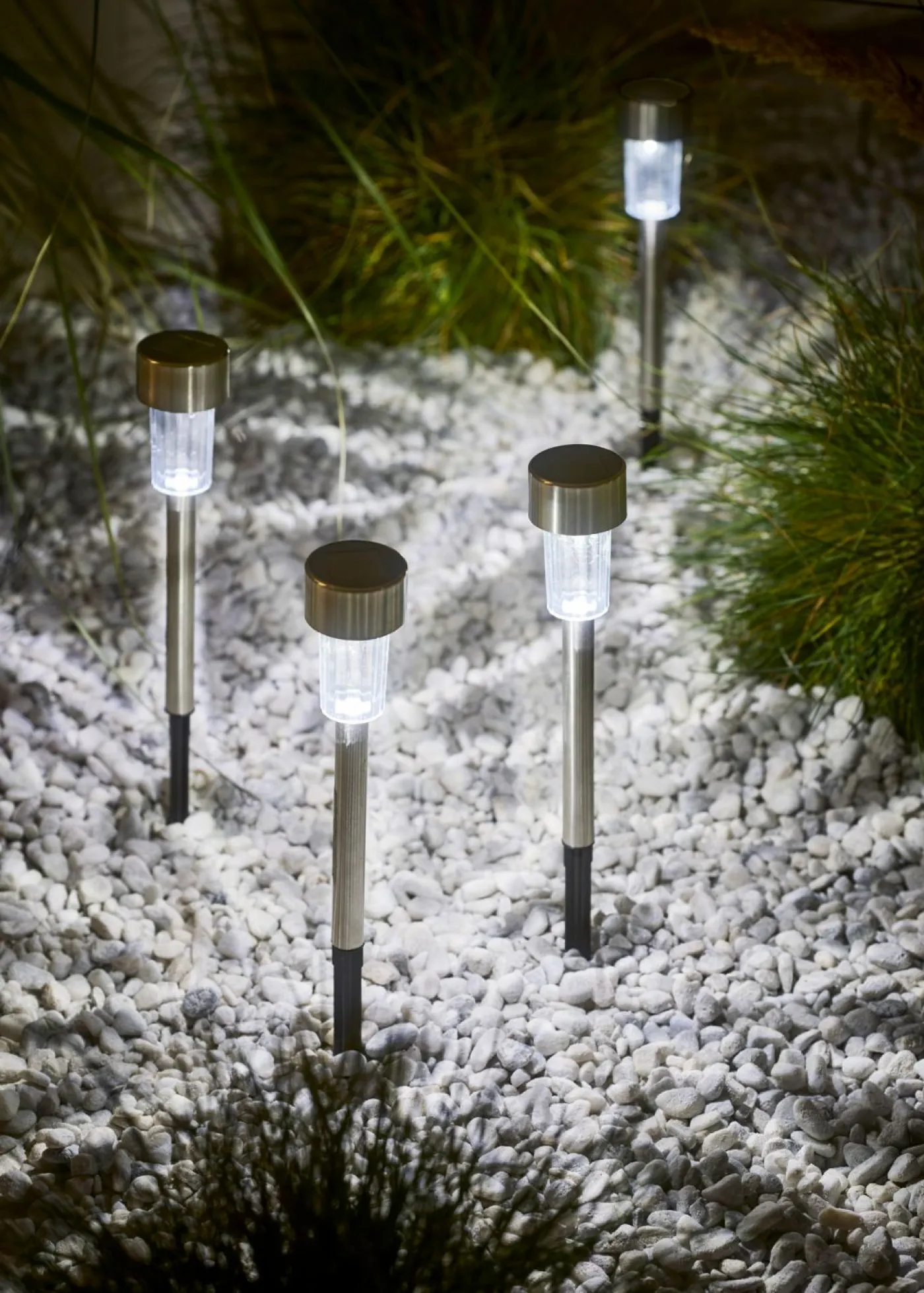 bonprix bonprix Muebles De Exterior·Decoración E Iluminación De Jardín|Decoración De Jardín>Lámpara decorativa solar para iluminación de caminos (4 unidades) Gris-plata