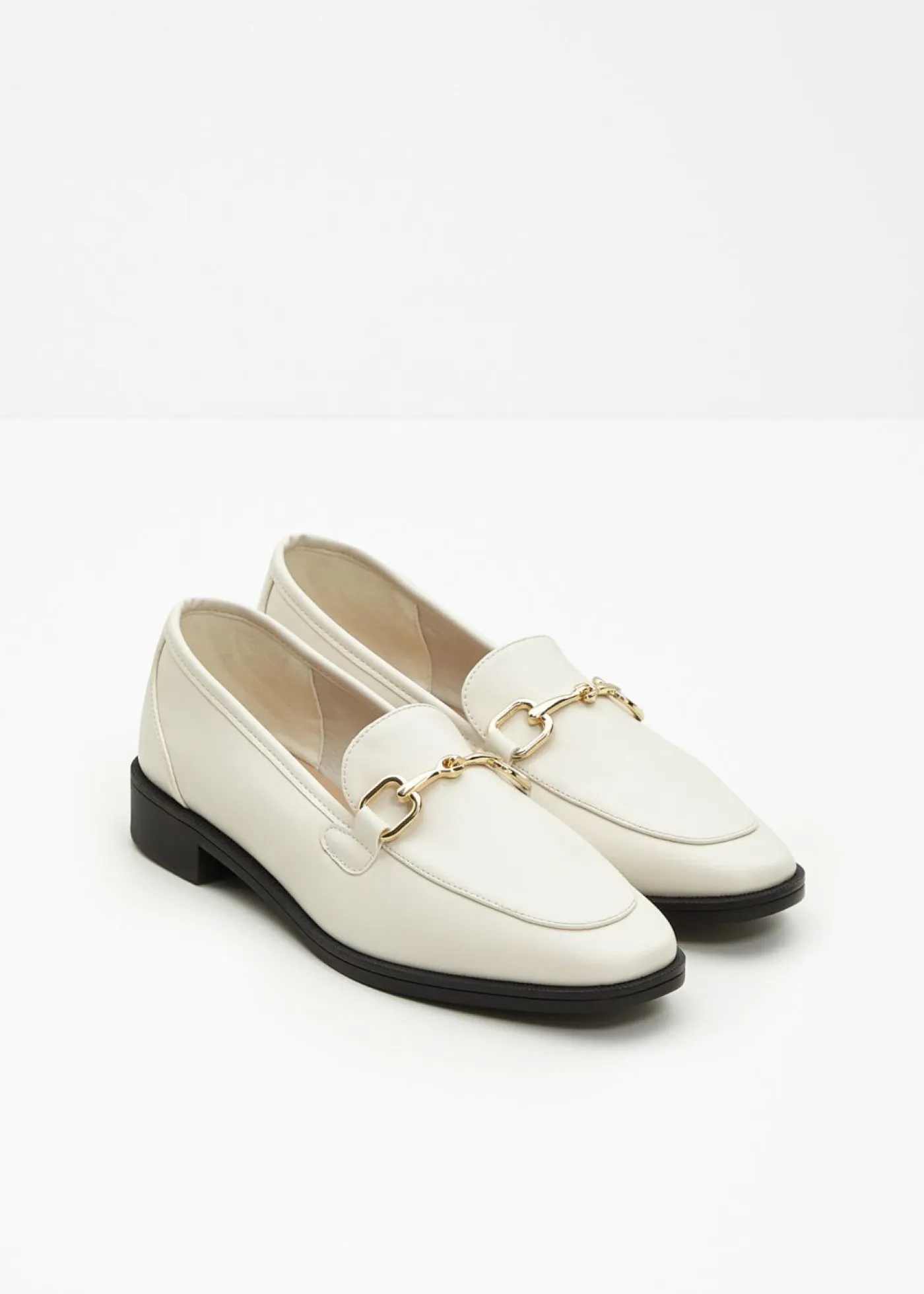 bonprix bonprix Mocasines|Zapatos Primavera-Verano>Mocasines con hebilla blanco perla