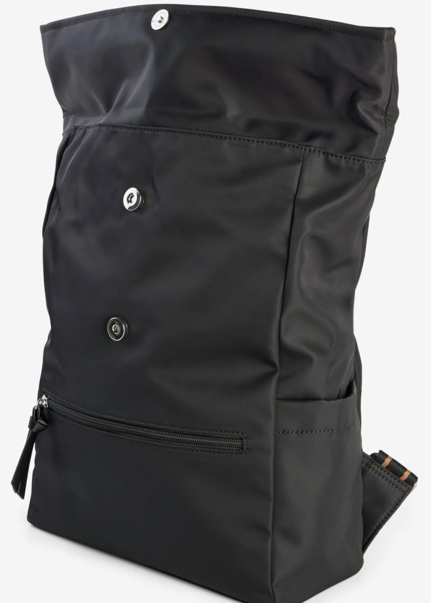 bonprix bonprix Novedades|Bolsos>Mochila con detalles en contraste Negro